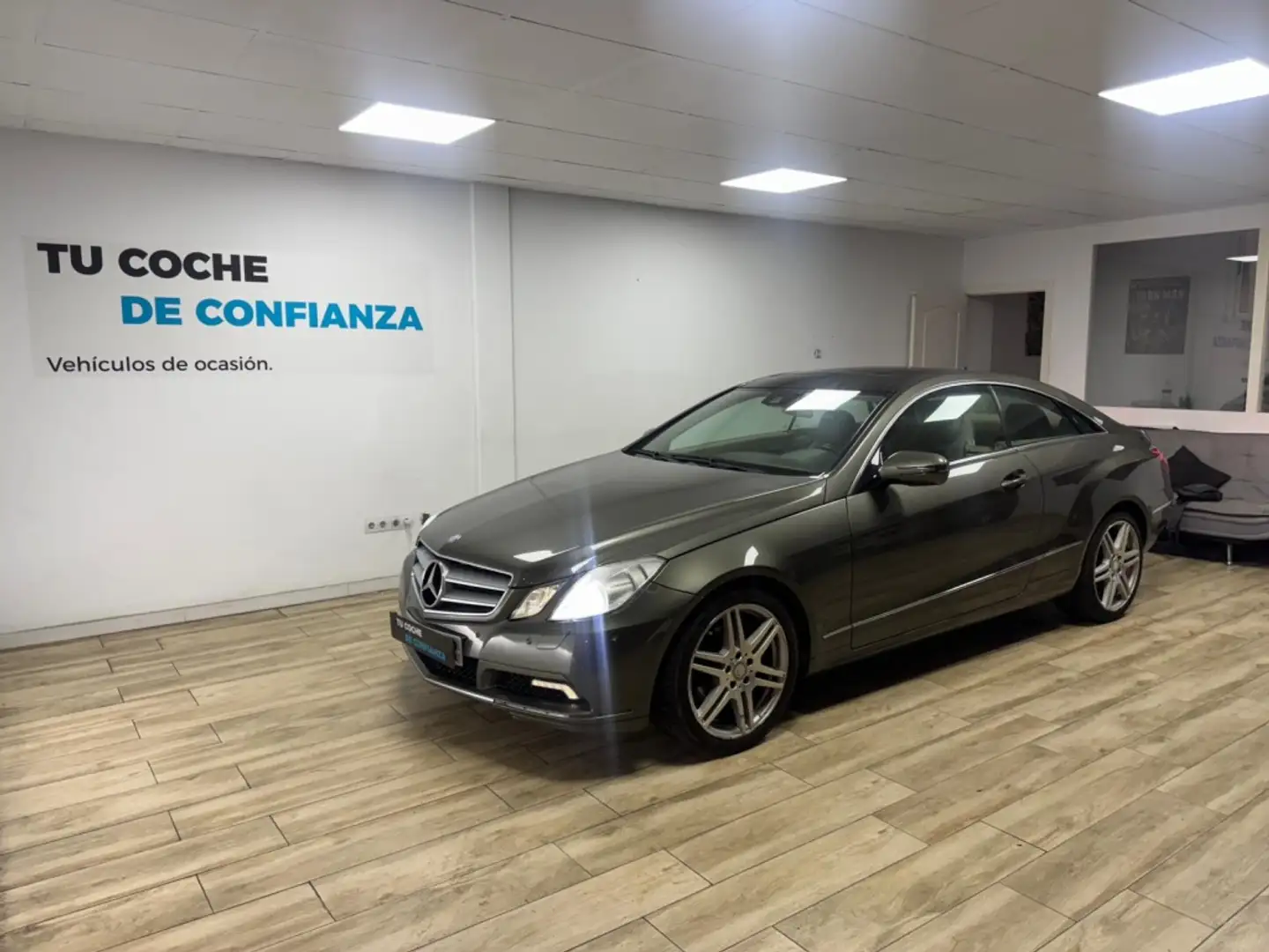 Mercedes-Benz E 350 350CDI BE 7G (9.75) Beige - 1