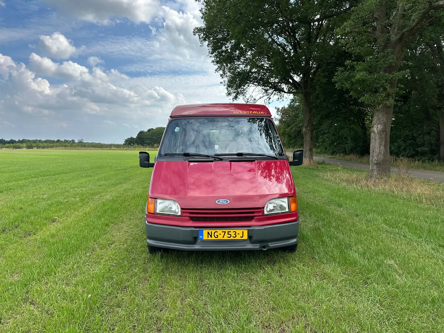 Ford Transit Nugget 2.5D APK tot september 2026 Rood - 2