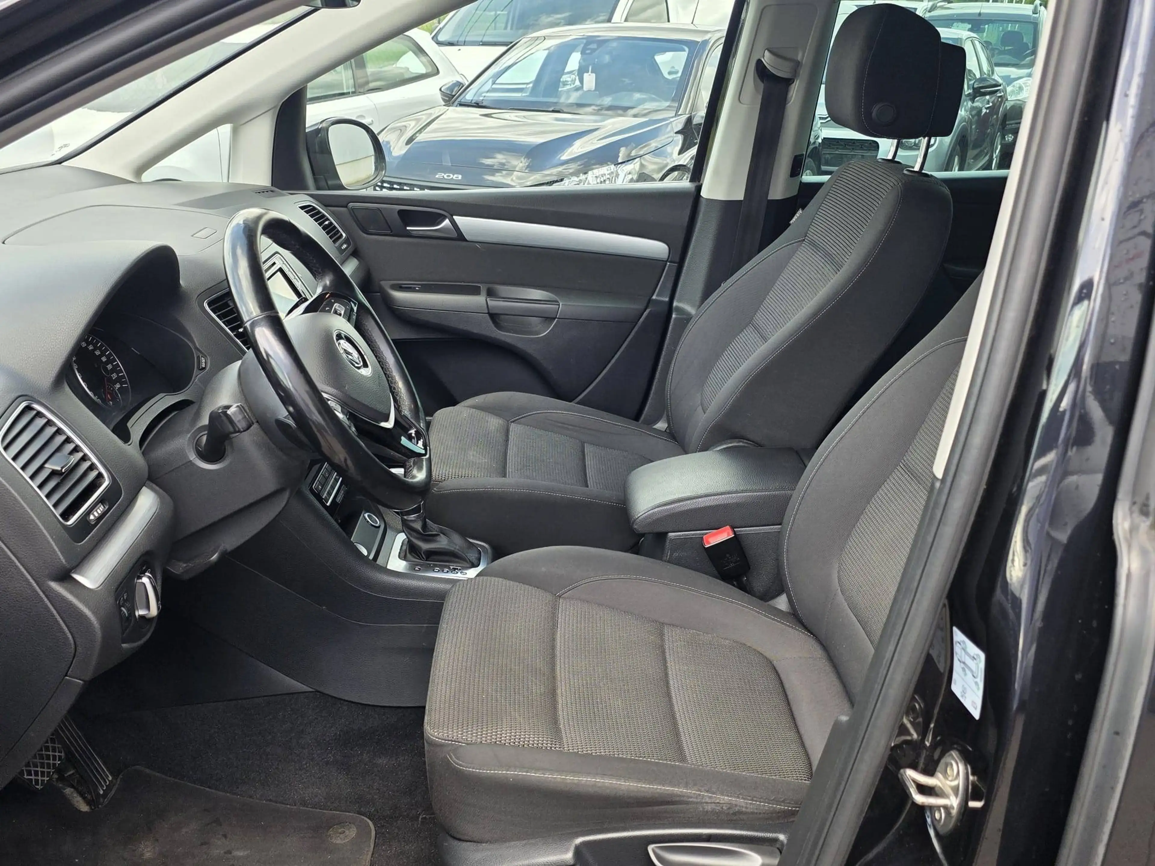 Volkswagen Sharan Sharan 2.0 TDi DSG * 7 places * — photo 9