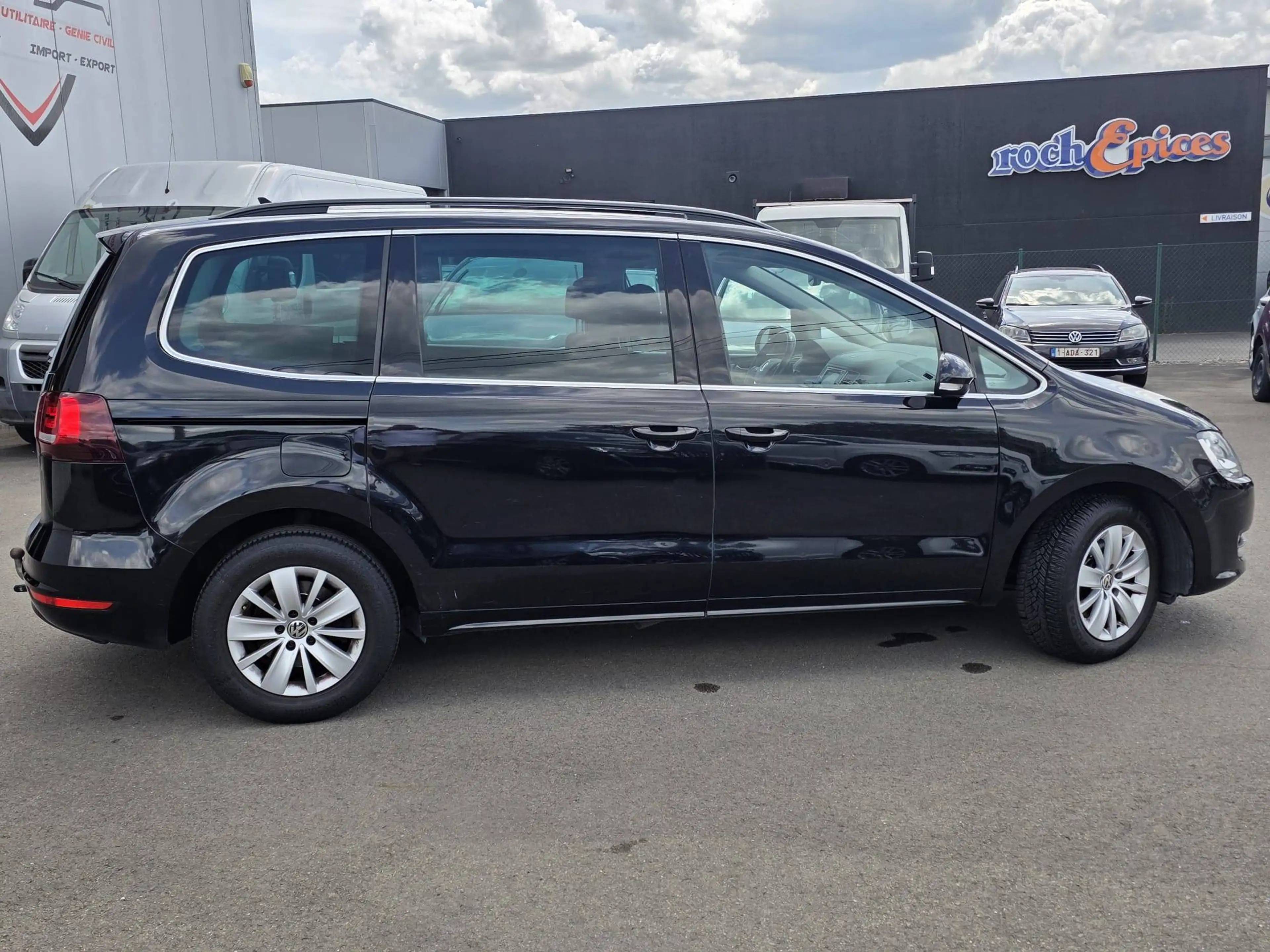Volkswagen Sharan Sharan 2.0 TDi DSG * 7 places * — photo 2