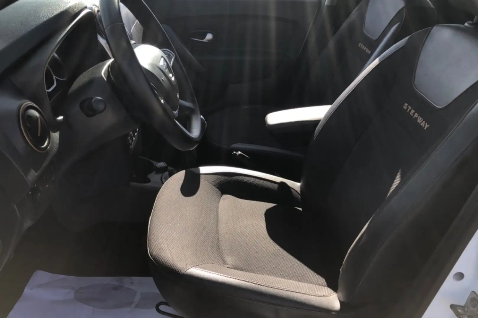 Dacia Sandero 0.9 TCE Laureate 66kW Blanco - 2