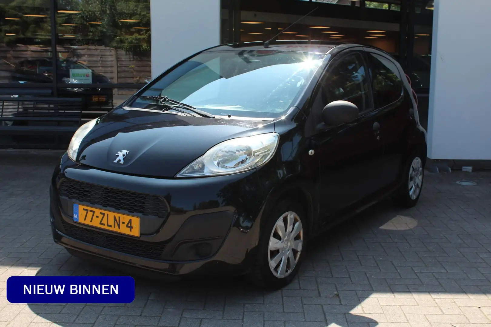 Peugeot 107 1.0 Access Accent Nero - 1