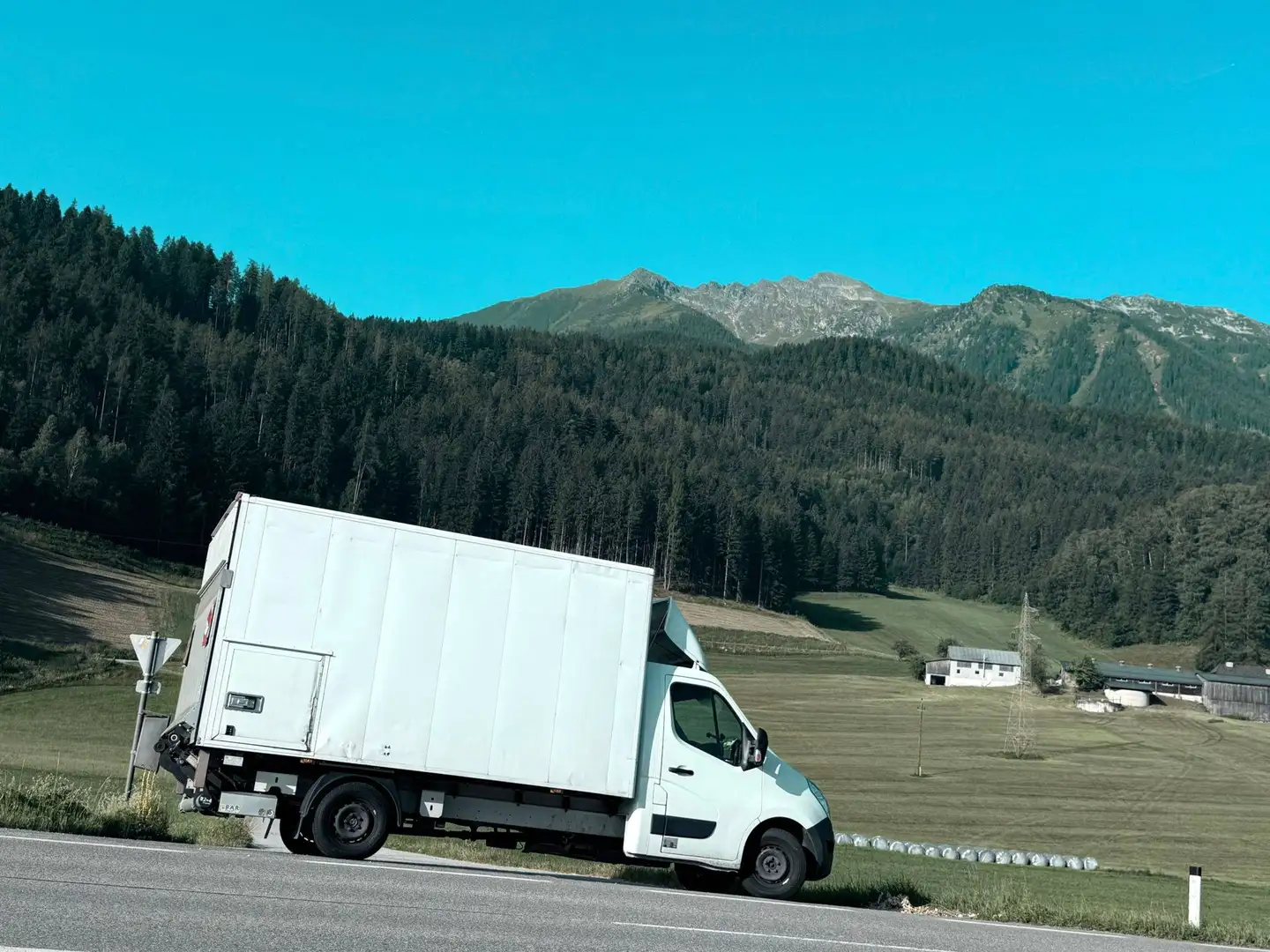 Renault Master Kofferaufbau mit Ladebordwand Weiß - 1