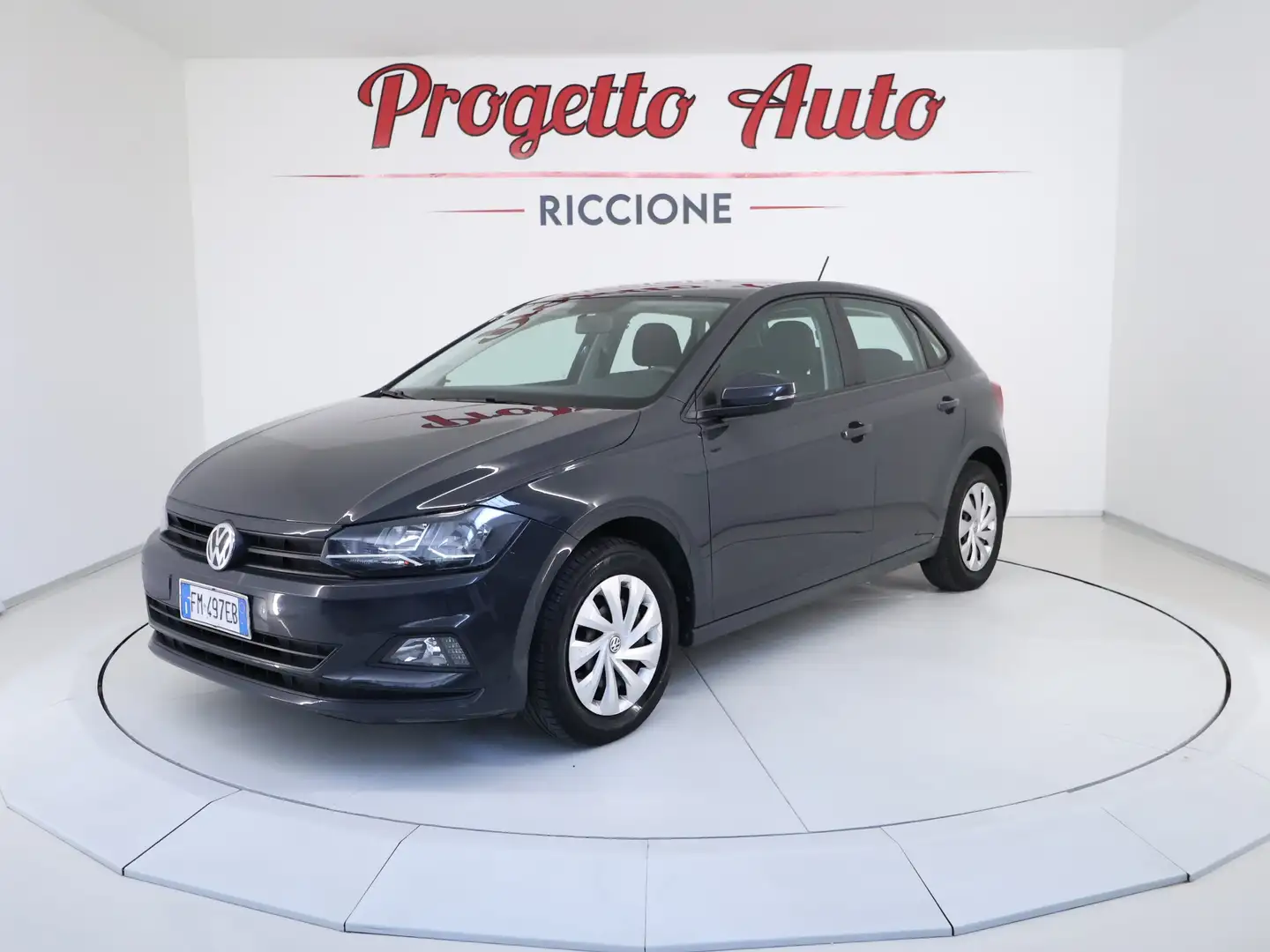 Volkswagen Polo Polo VI 2017 5p 1.0 mpi Trendline 65cv NEOP TEL Gris - 1