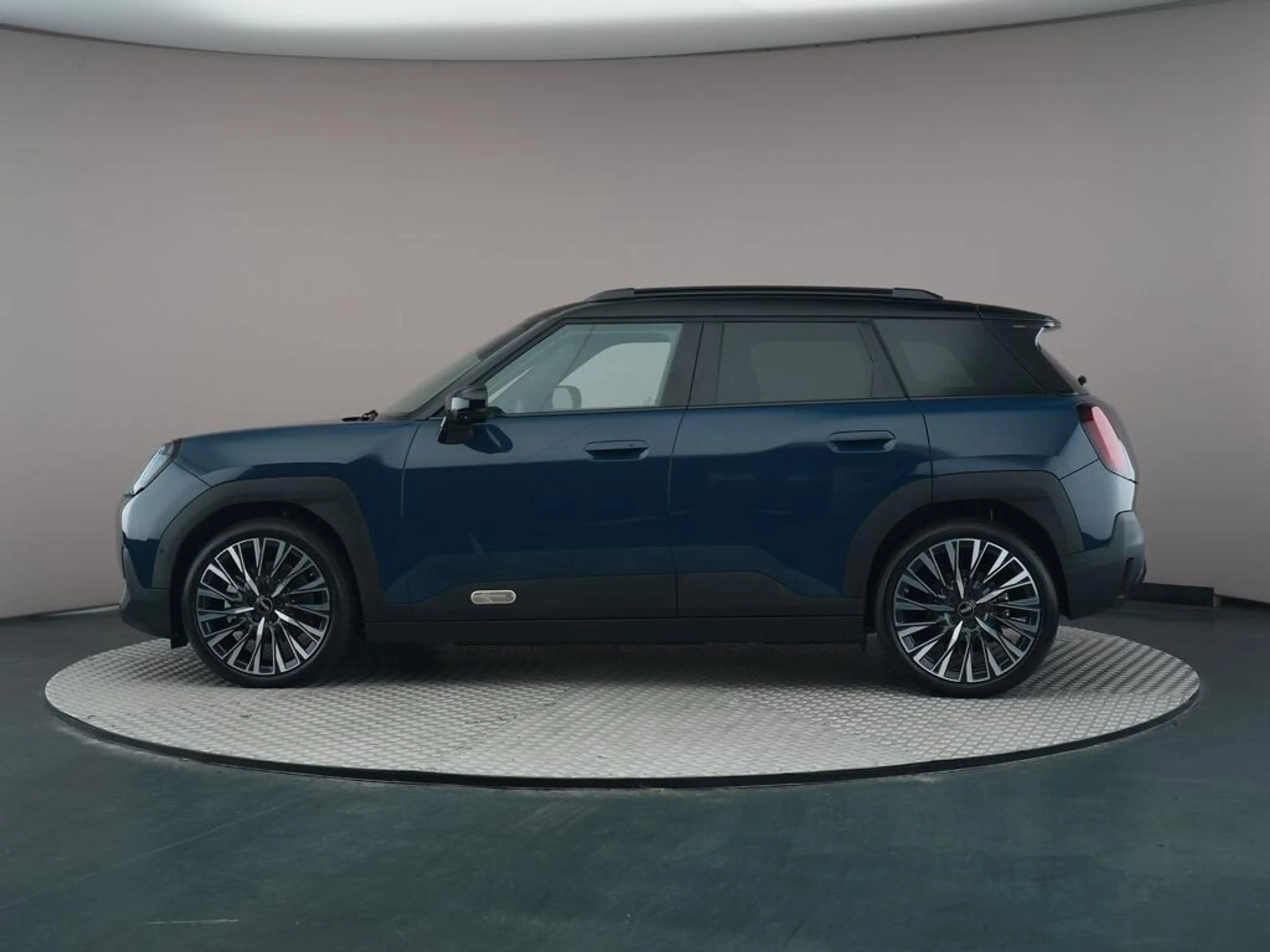 MINI Aceman E Classic L 42.5 kWh — photo 7