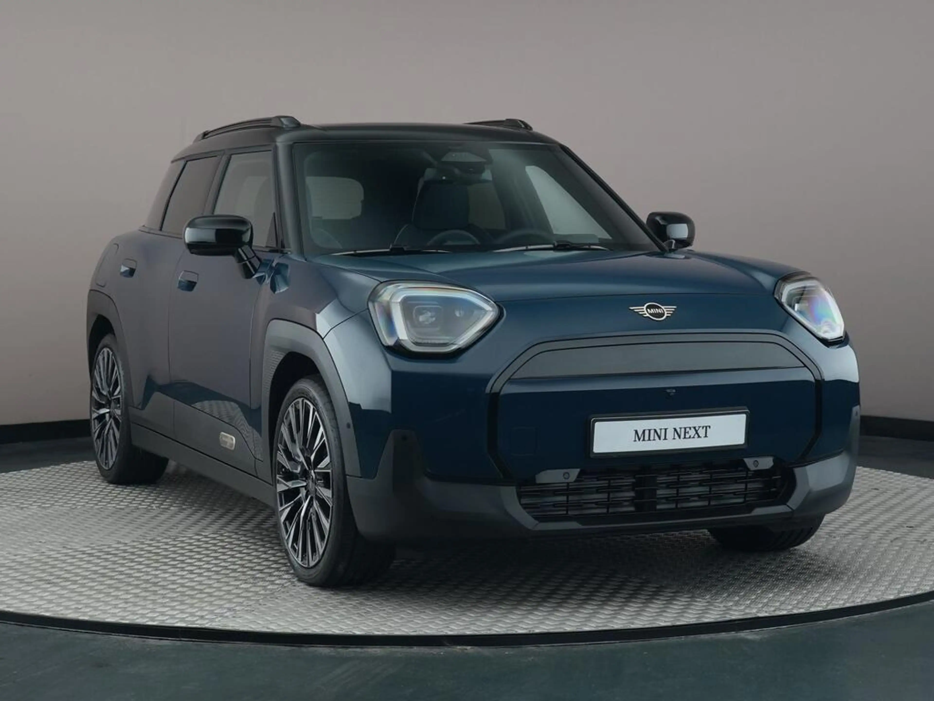 MINI Aceman E Classic L 42.5 kWh — photo 3