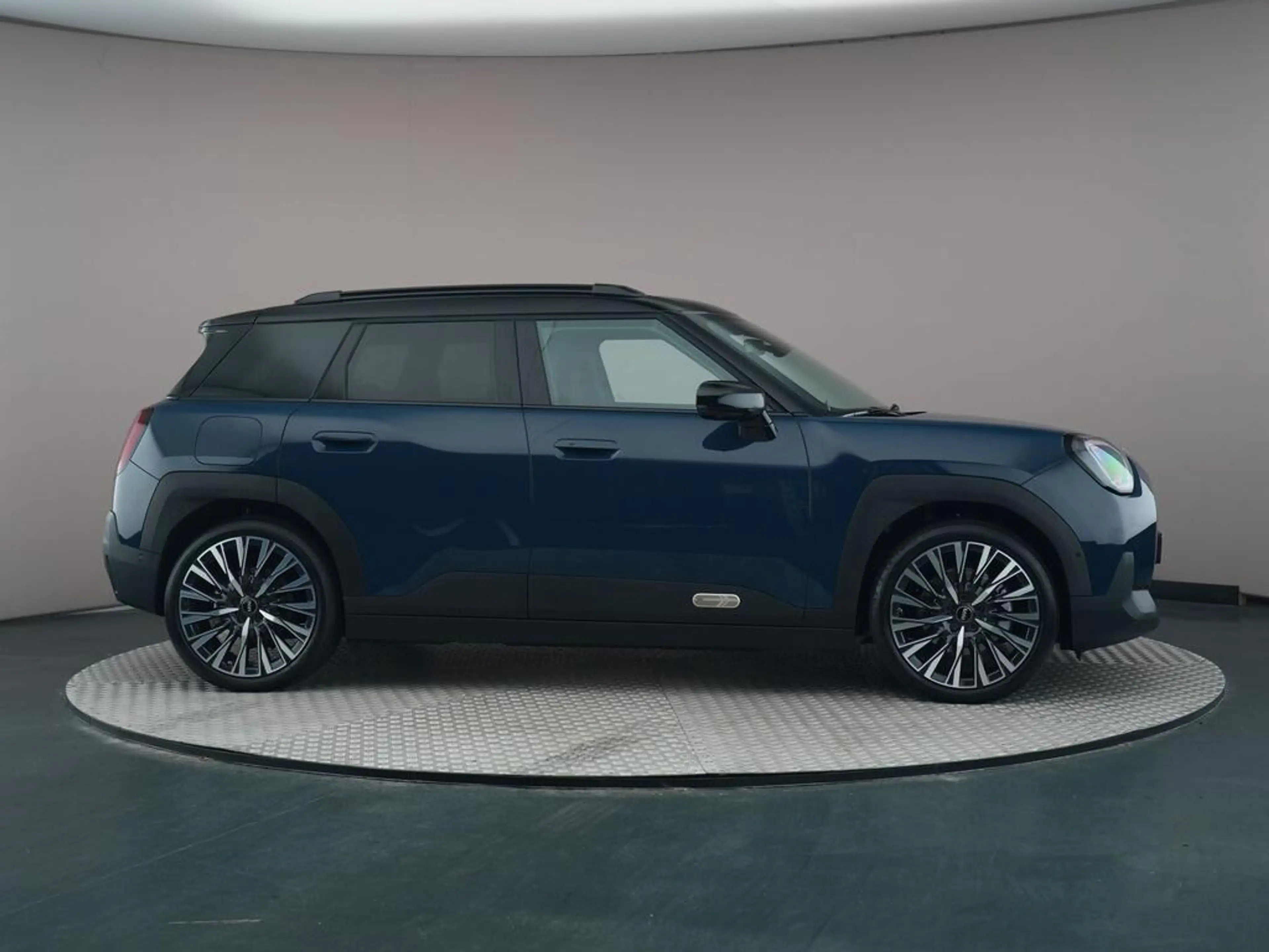 MINI Aceman E Classic L 42.5 kWh — photo 8
