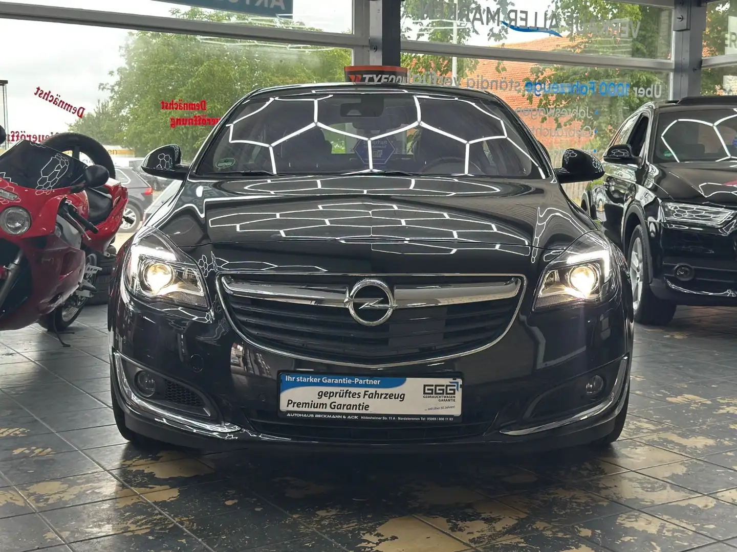 Opel Insignia A Lim. Innovation 4x4*HU/AU*AHK*PDC*BT* Schwarz - 2