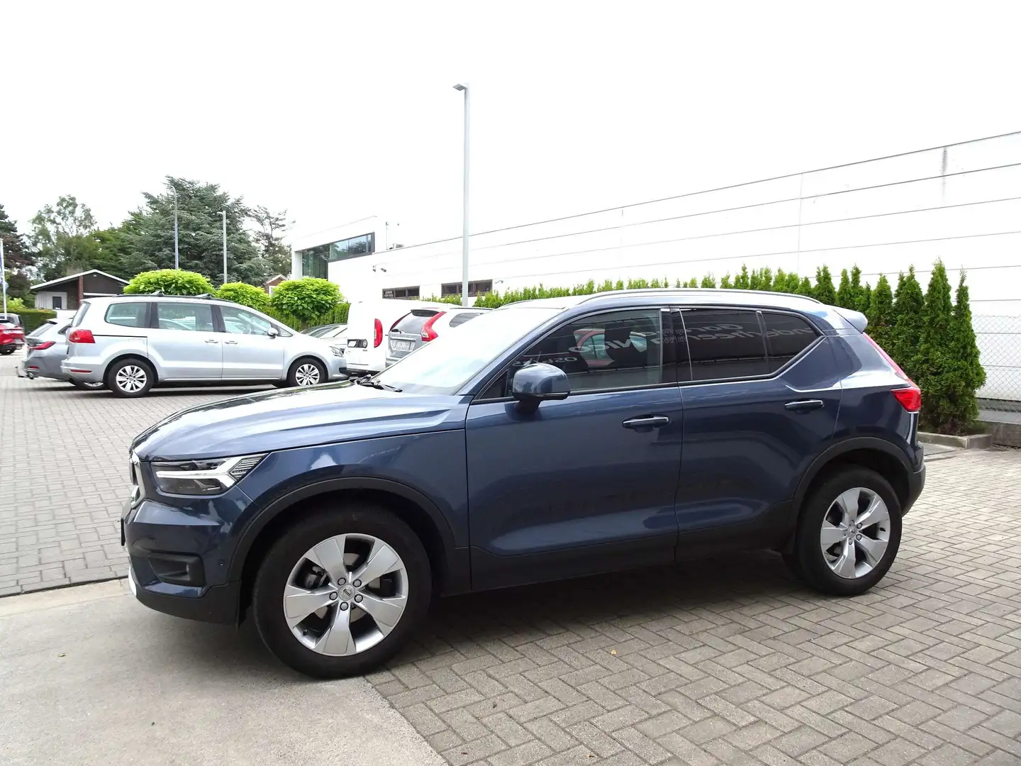 Volvo XC40 1.5T2 Momentum CARPLAY,CAMERA 360,EL.KOFFER Bleu - 2