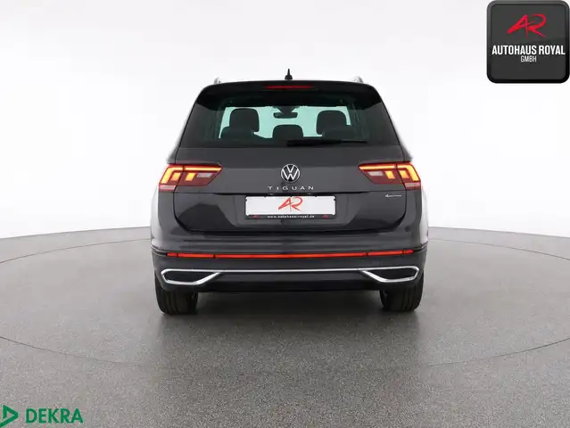 Volkswagen Tiguan view 4