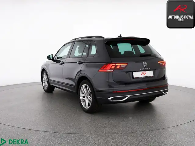 Volkswagen Tiguan view 3