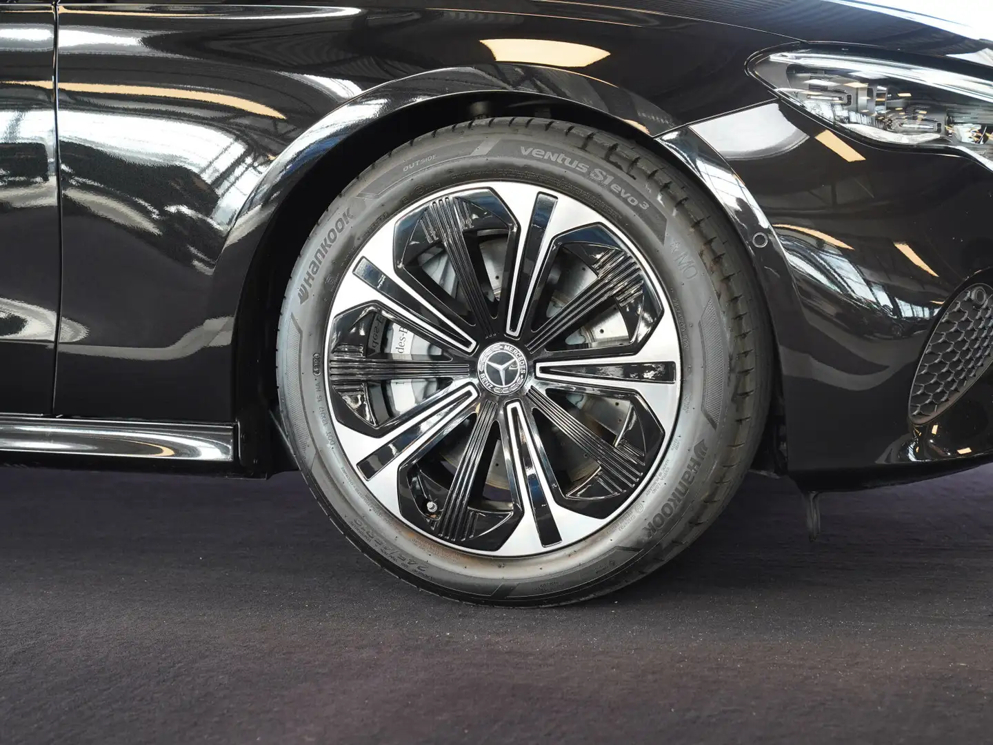 Mercedes-Benz E 300 E 300 e T Avantgarde MBUX Fahrassistenzpaket Black - 2