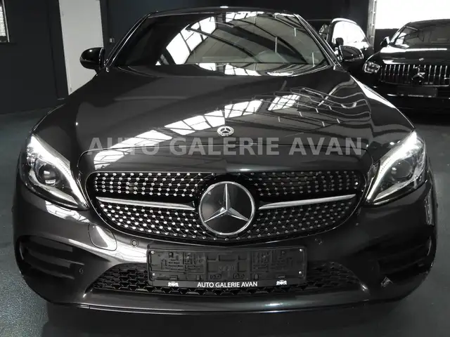 Mercedes-Benz C-Class view 4