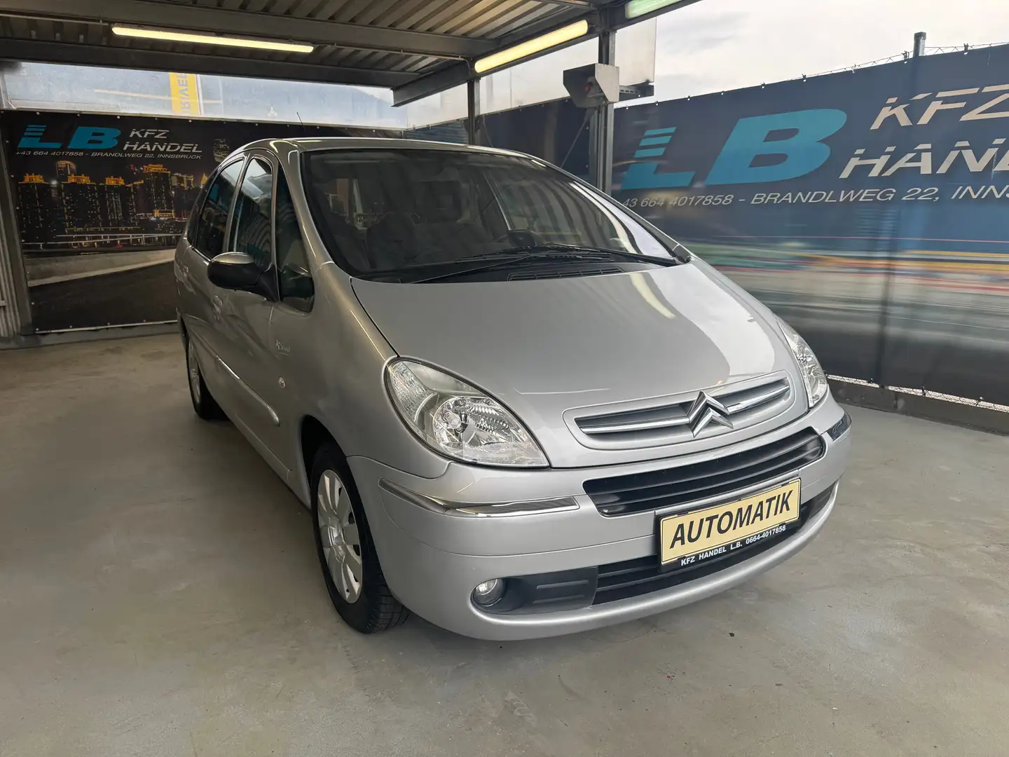 Citroen Xsara Picasso 2.0 16V Exclusive Automatik Grau - 1