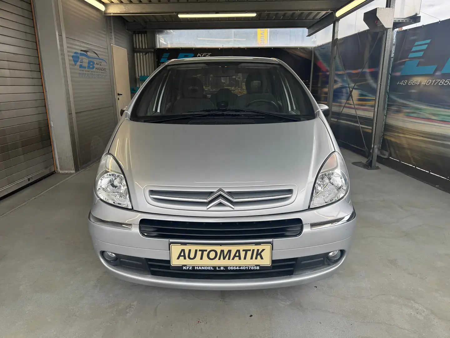 Citroen Xsara Picasso 2.0 16V Exclusive Automatik Grau - 2