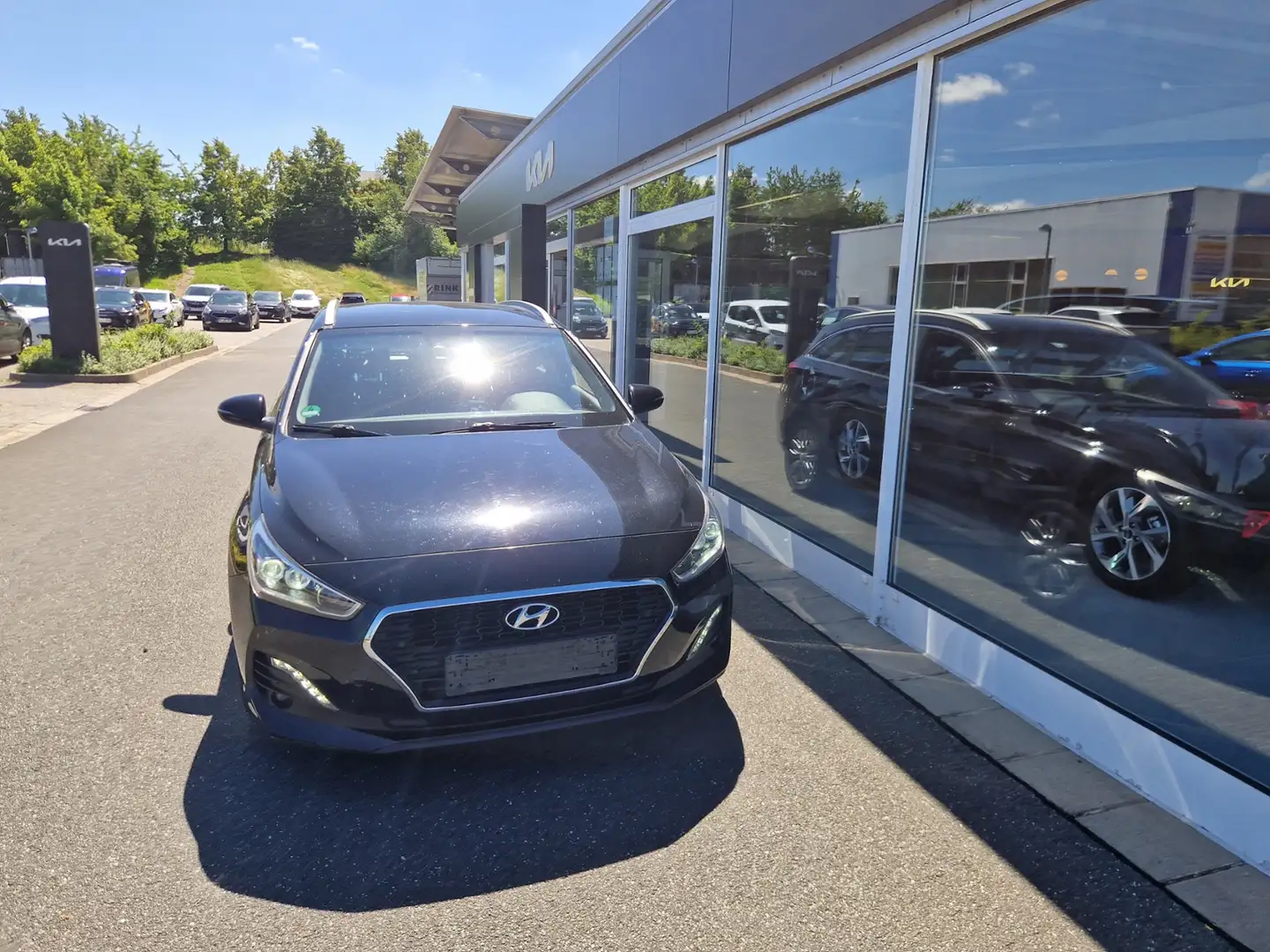 Hyundai i30 1,4 T-GDI LED Navi SHZ Kamera Klimaaut Schwarz - 2