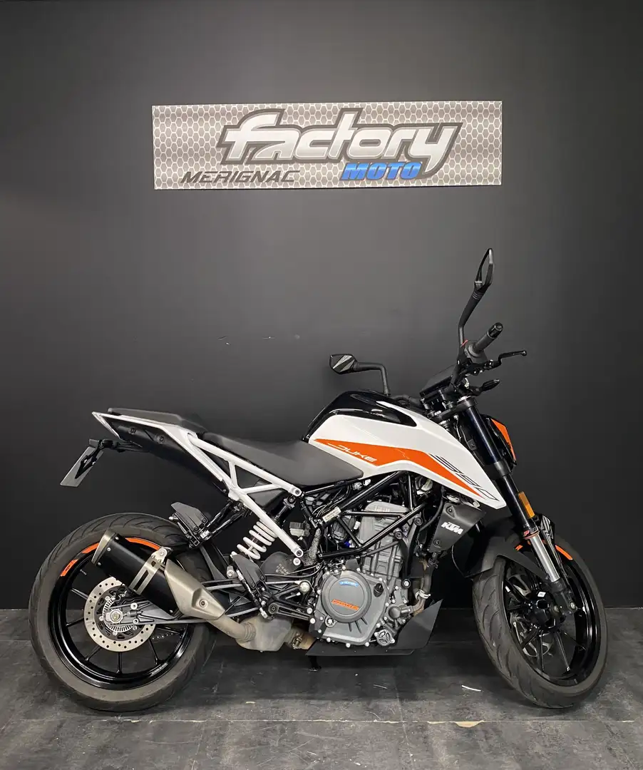 KTM 390 Duke - 1