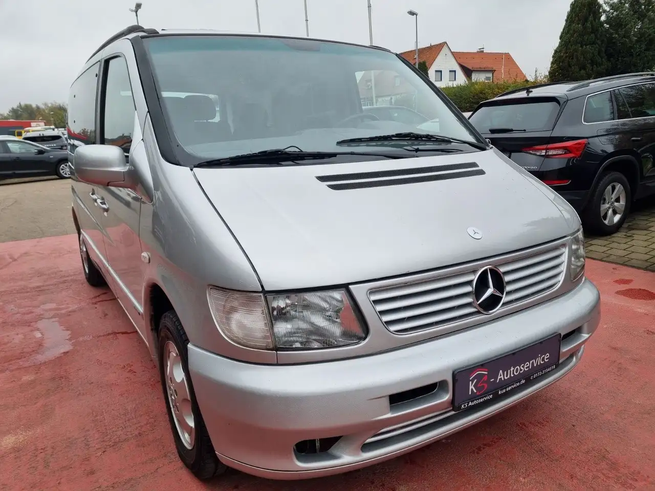 Mercedes-Benz V 220