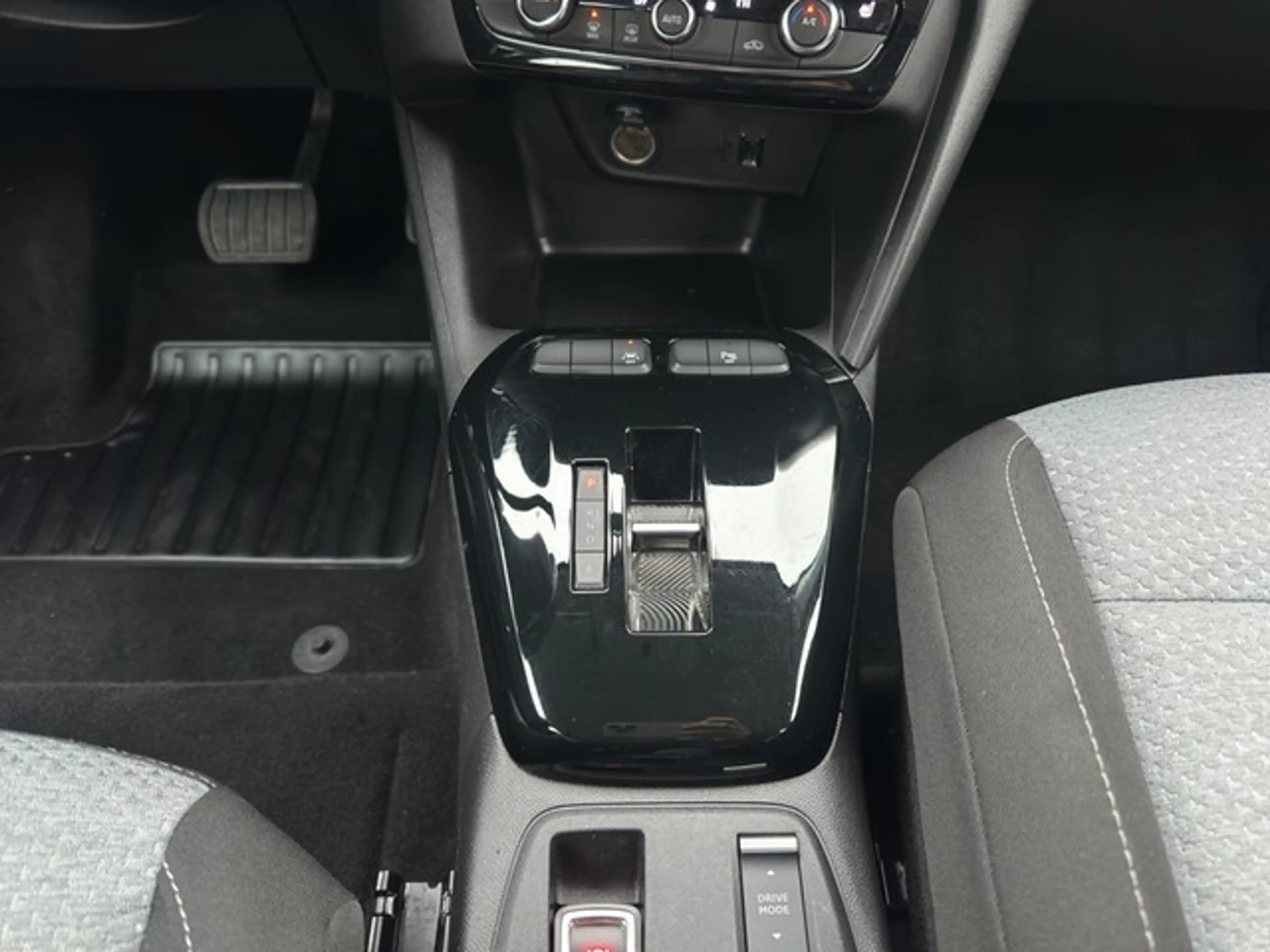 Opel Corsa-e Electric (MJ23D). Elektromotor 100kW (136 PS) — photo 11