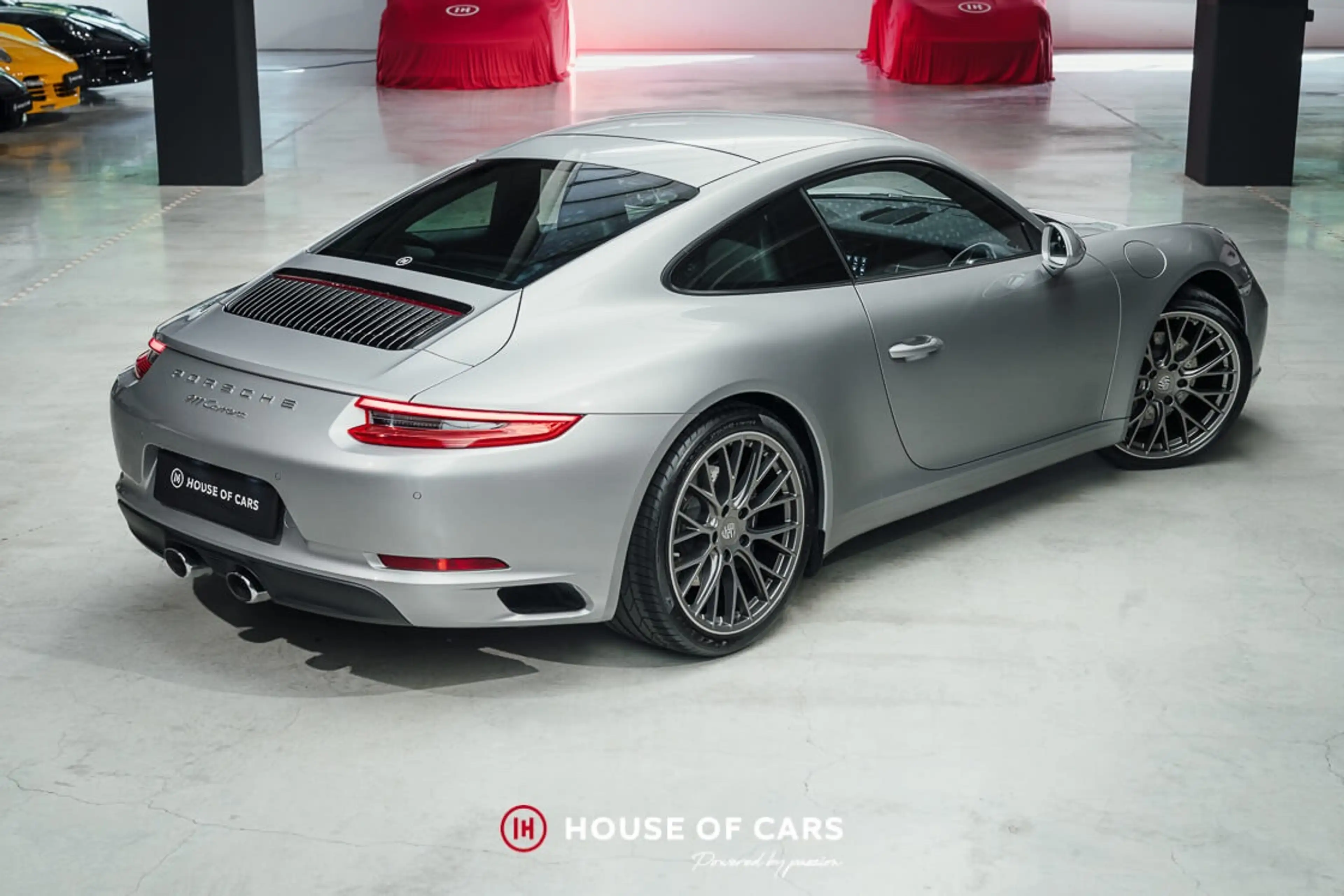 Porsche 911 991.2 CARRERA COUPE PDK LOW MILEAGE - 1ST PAINT — photo 7