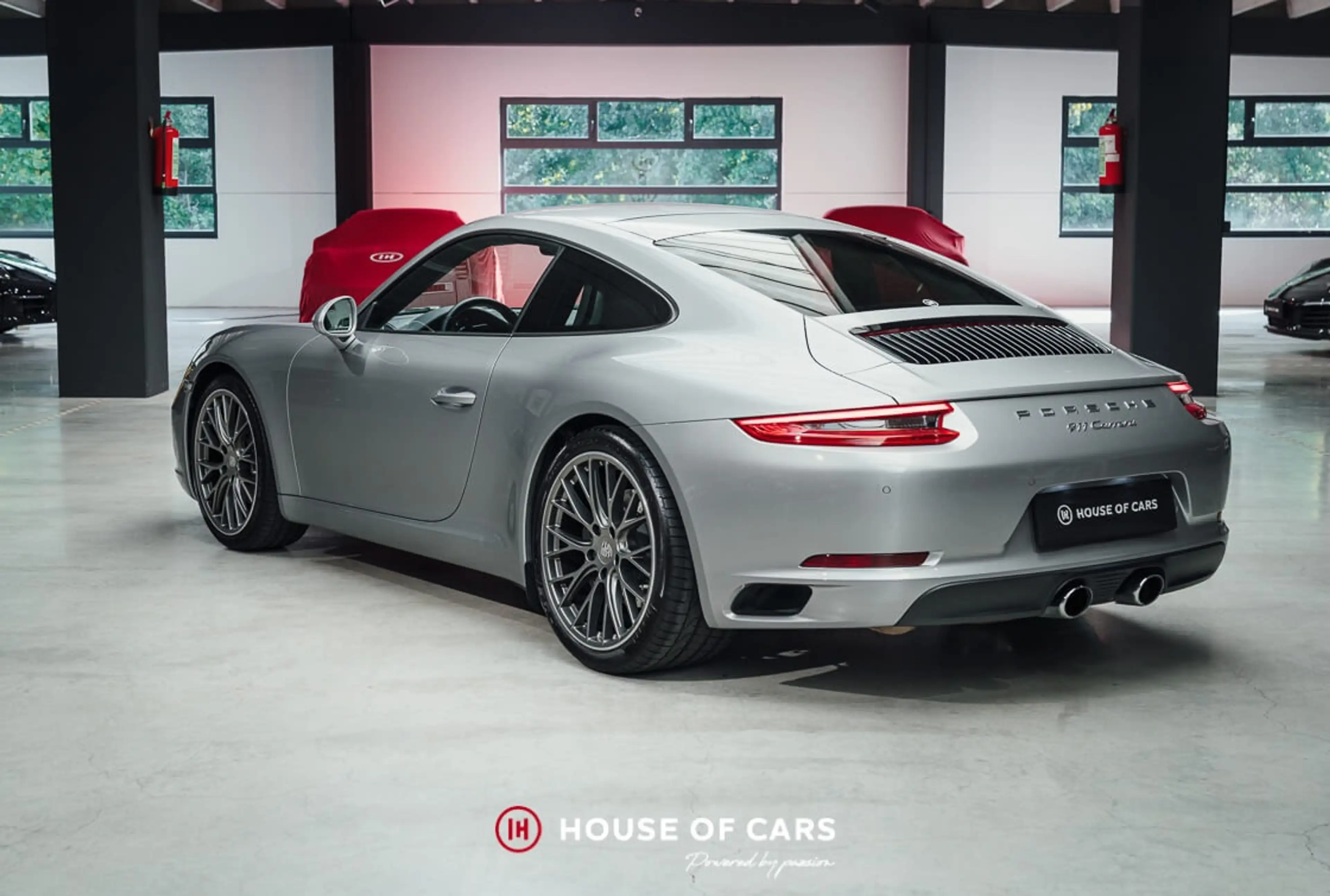 Porsche 911 991.2 CARRERA COUPE PDK LOW MILEAGE - 1ST PAINT — photo 9