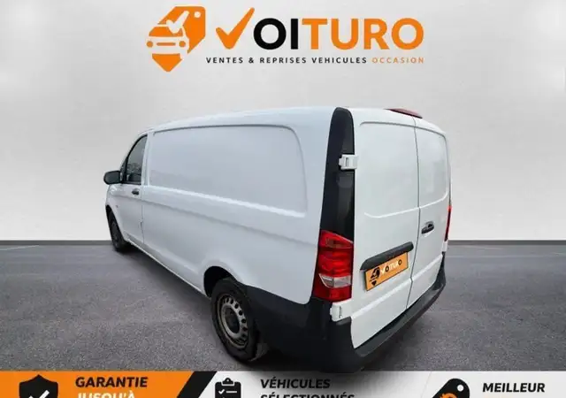 Mercedes-Benz Vito view 3
