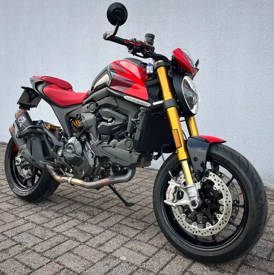 Ducati Monster 937