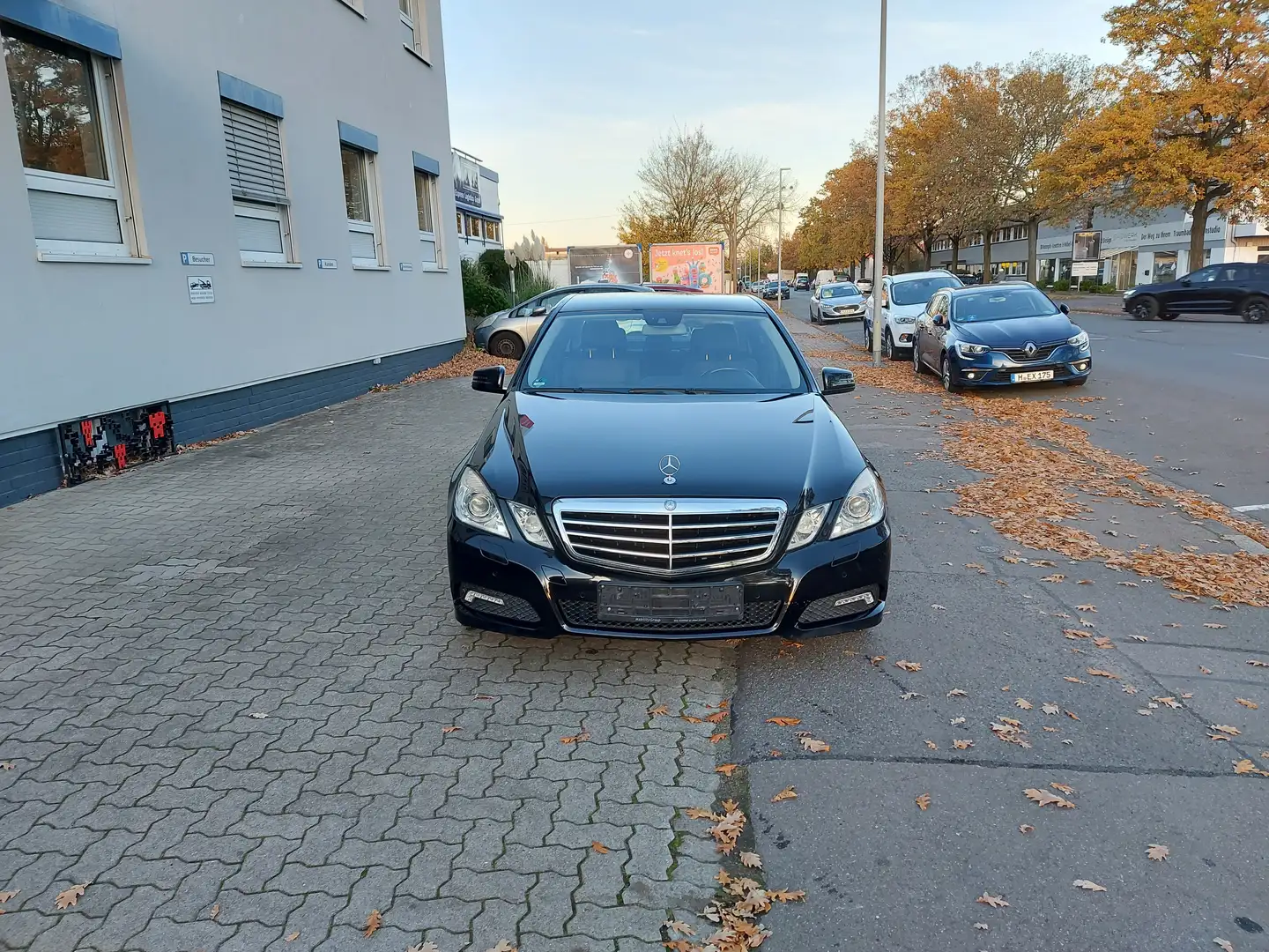 Mercedes-Benz E 200 E 200 CGI BlueEFFICIENCY Automatik Avantgarde Schwarz - 2