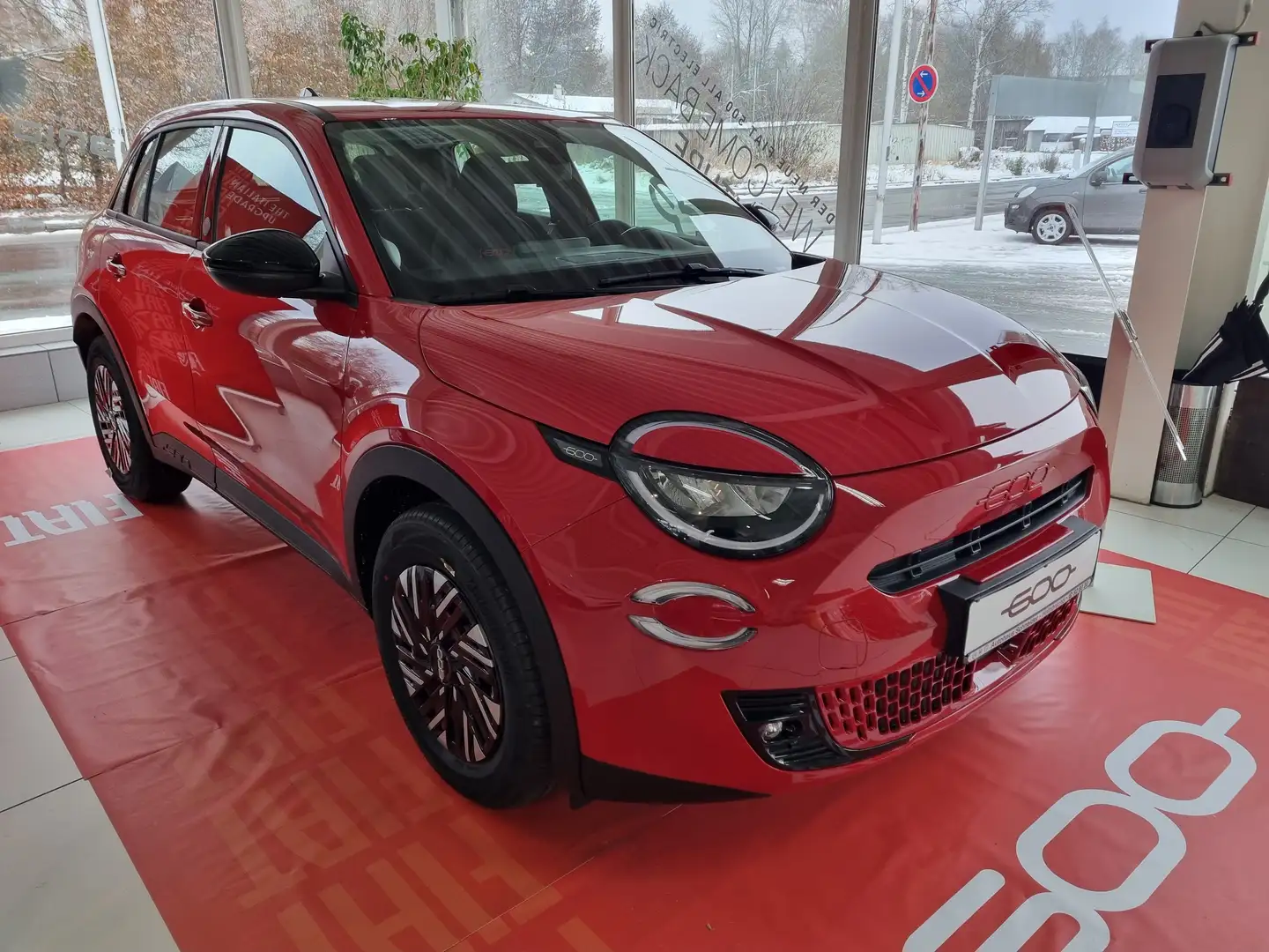 Fiat 600 Elektro 115kW (156PS) 54 kWh "RED" Rot - 2