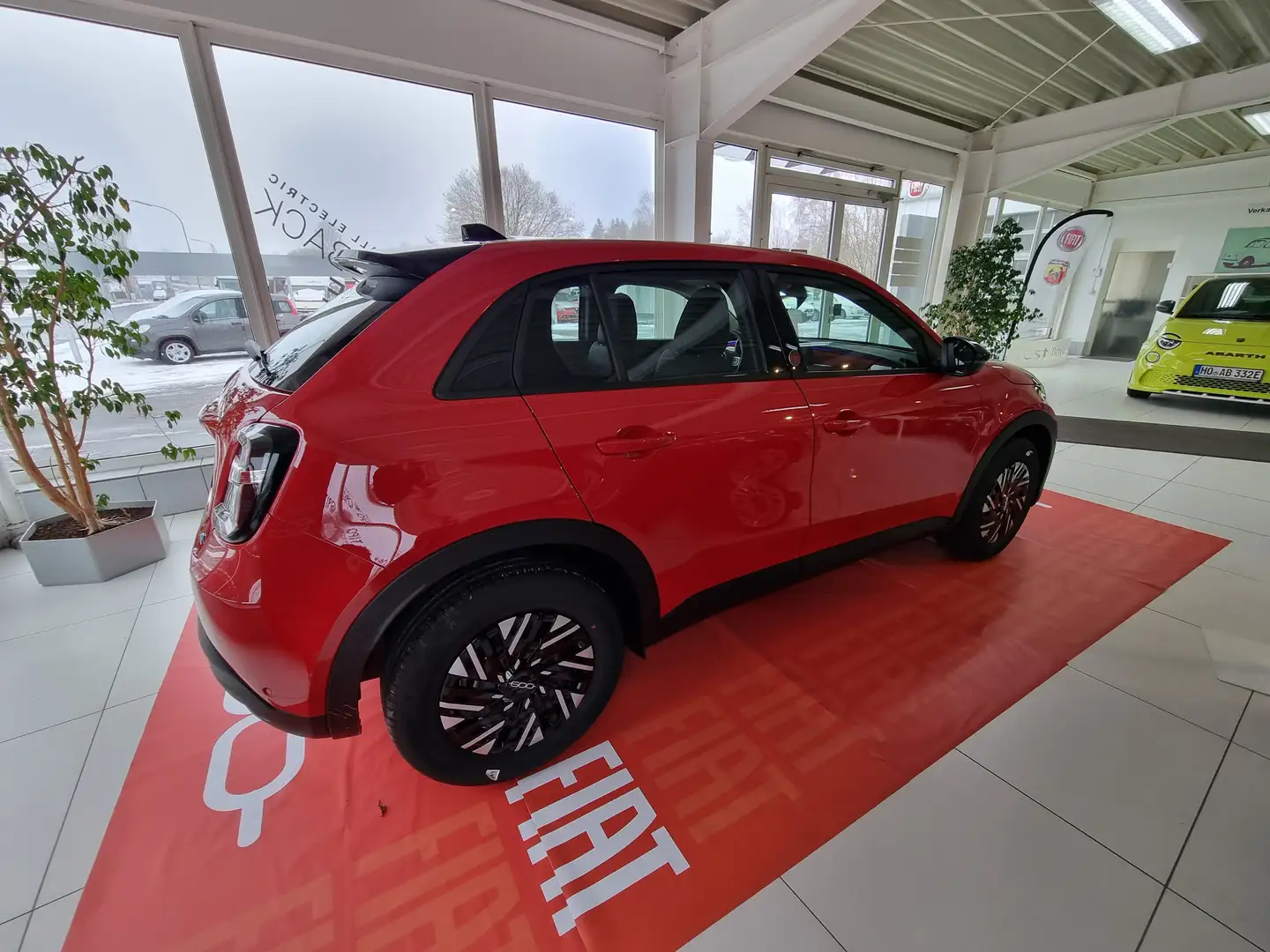 Fiat 600 Elektro 115kW (156PS) 54 kWh "RED" Rouge - 2