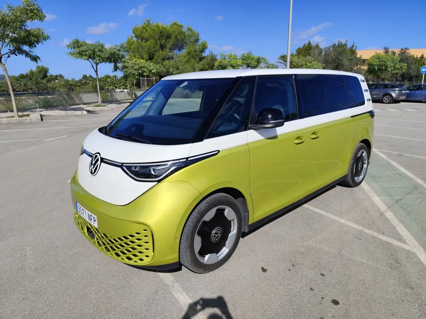 Volkswagen ID. Buzz Familiar Automático de 5 Puertas Amarillo - 2