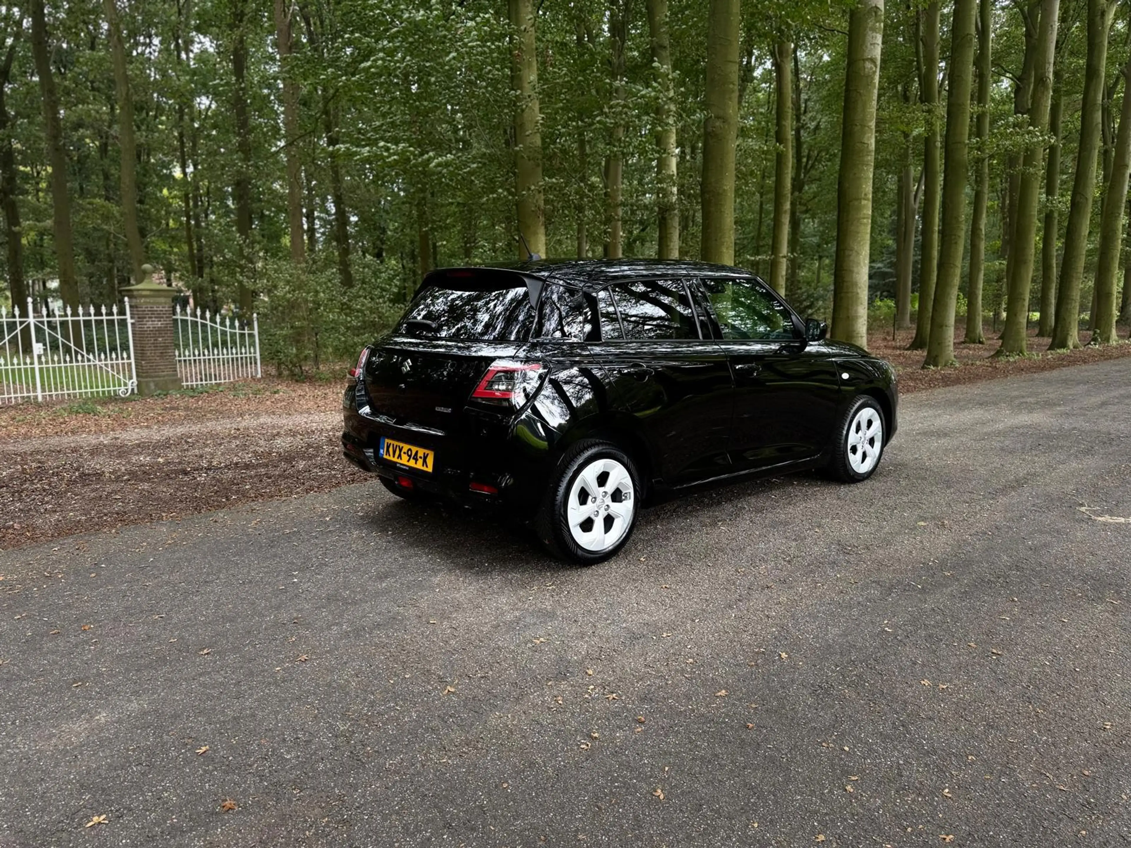 Suzuki Swift 1.2 Select Smart Hybrid — photo 4
