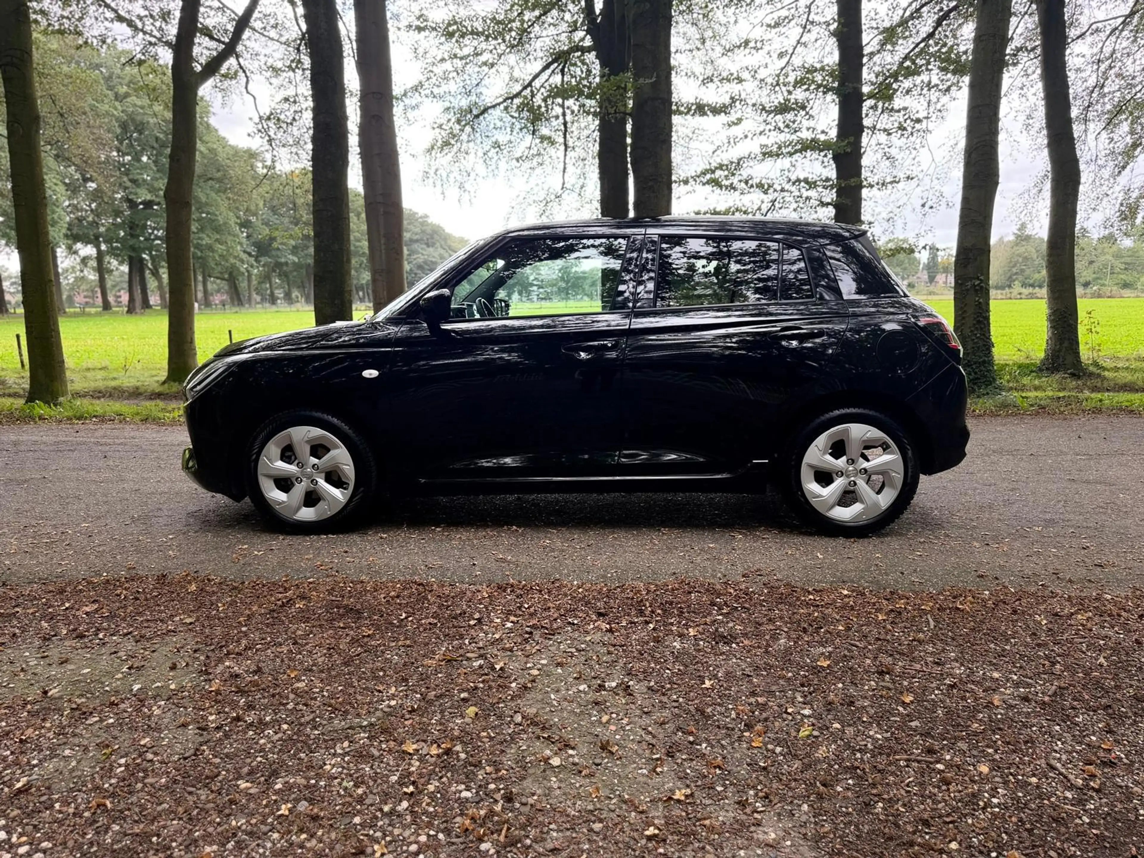 Suzuki Swift 1.2 Select Smart Hybrid — photo 11