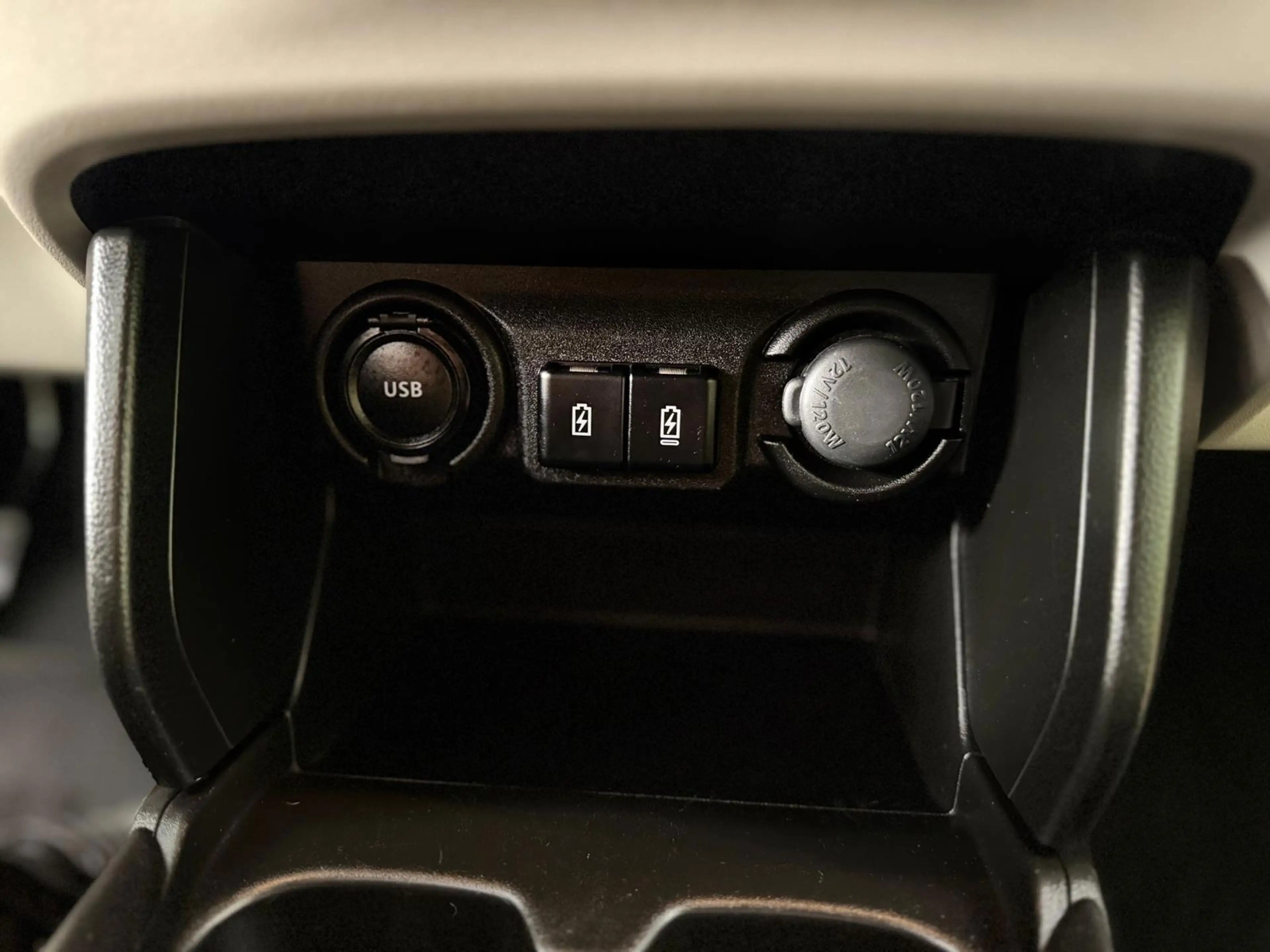 Suzuki Swift 1.2 Select Smart Hybrid — photo 10