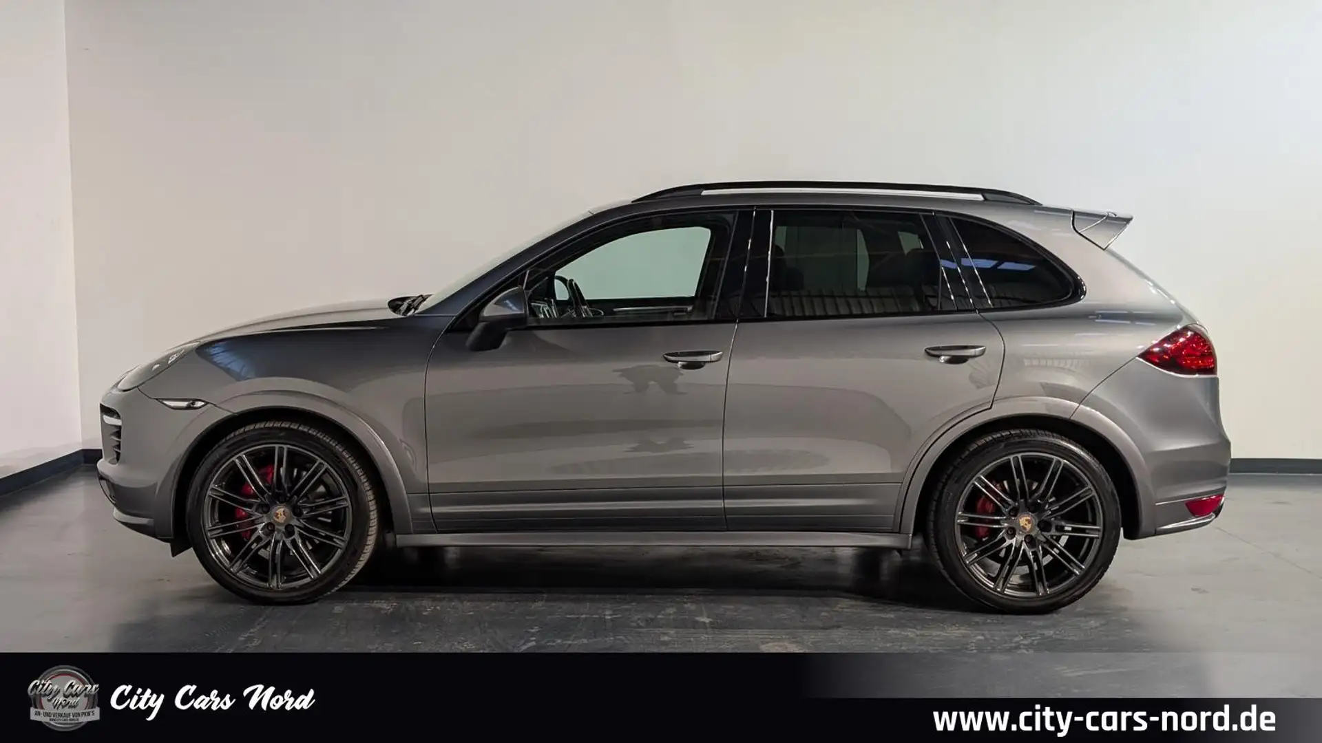 Porsche Cayenne GTS AHK+PDCC+KAM+PANO+STD.HZ+BOSE Grau - 2