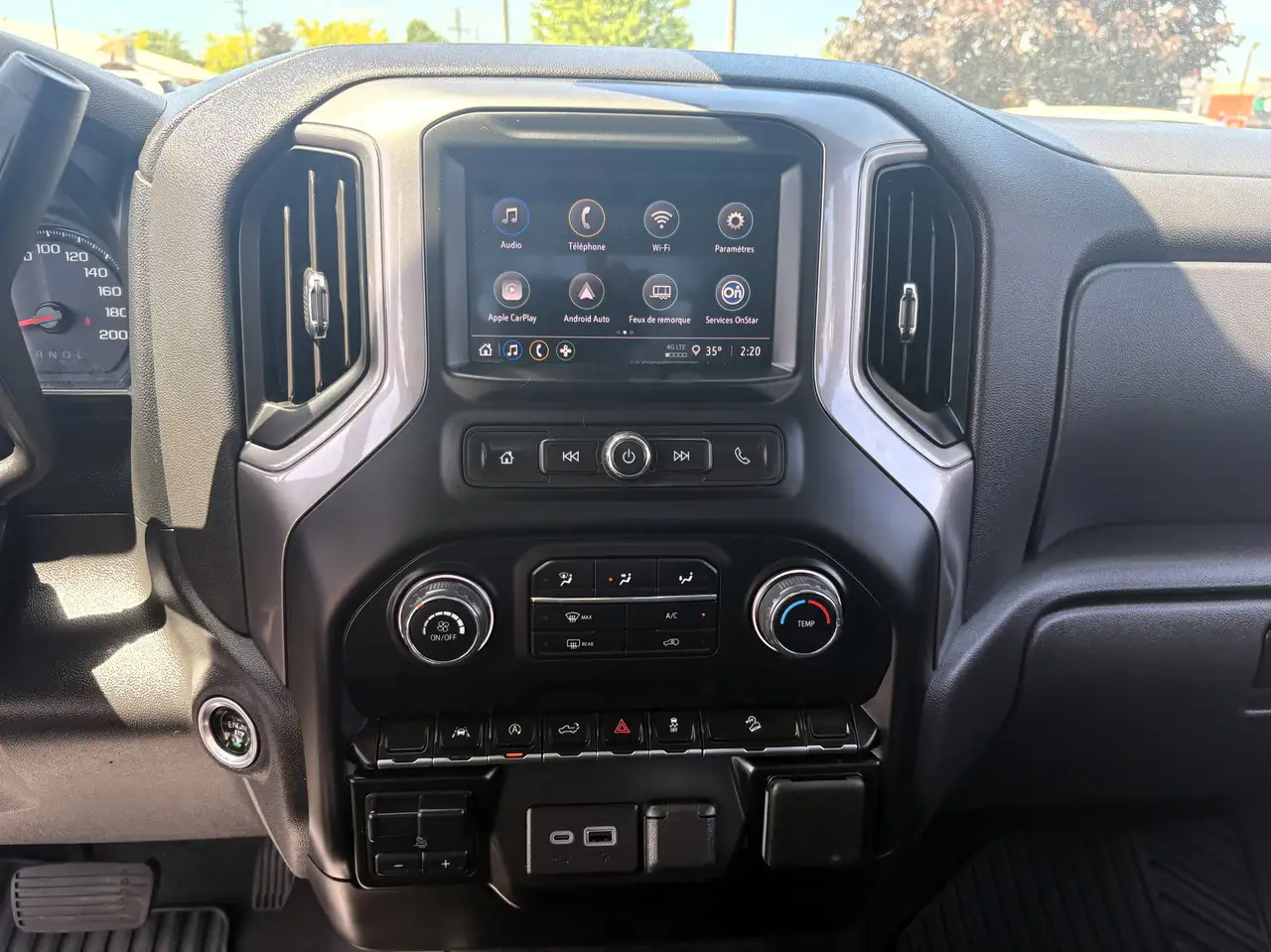 Chevrolet Silverado 1500 снимка Chevrolet Silverado 1500