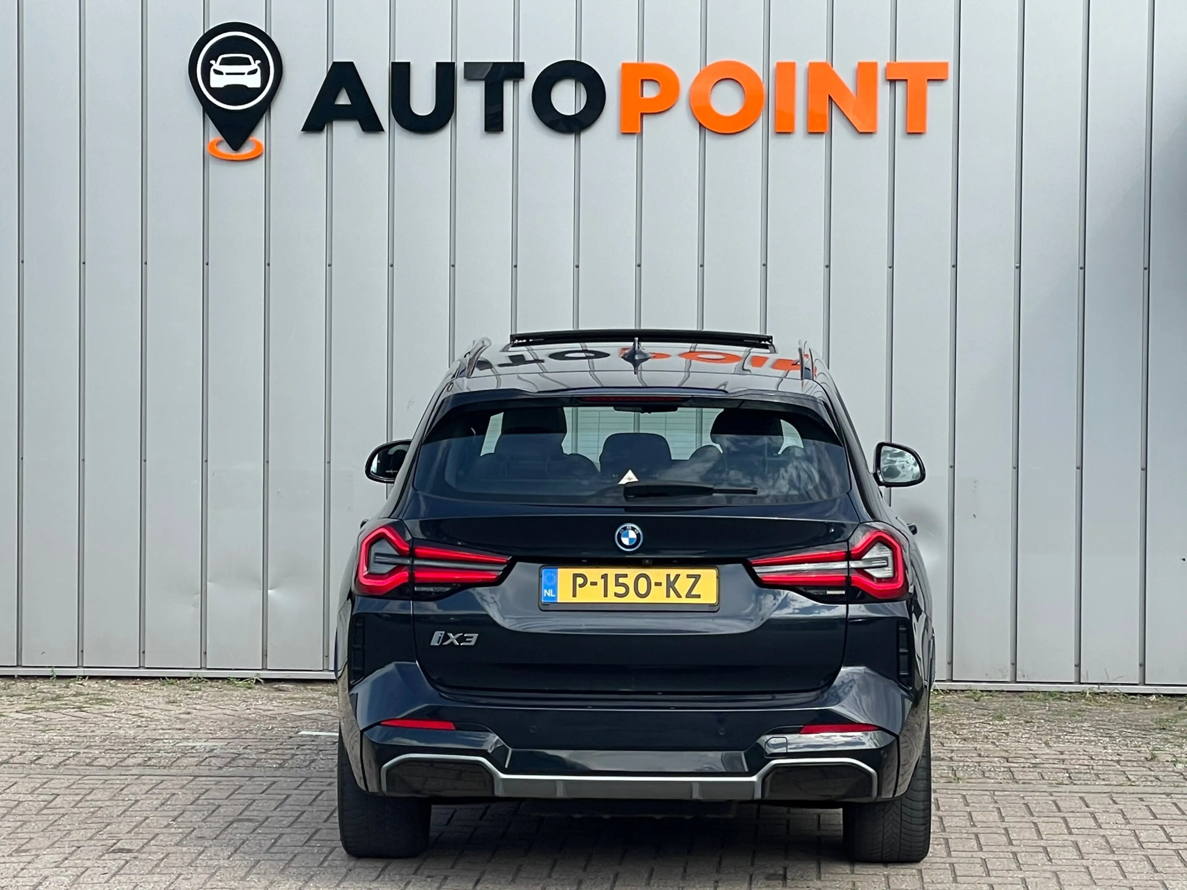 BMW iX3 High-Executive M 80 kWh 1E EIG ORG NL DEALEROND SO — photo 6