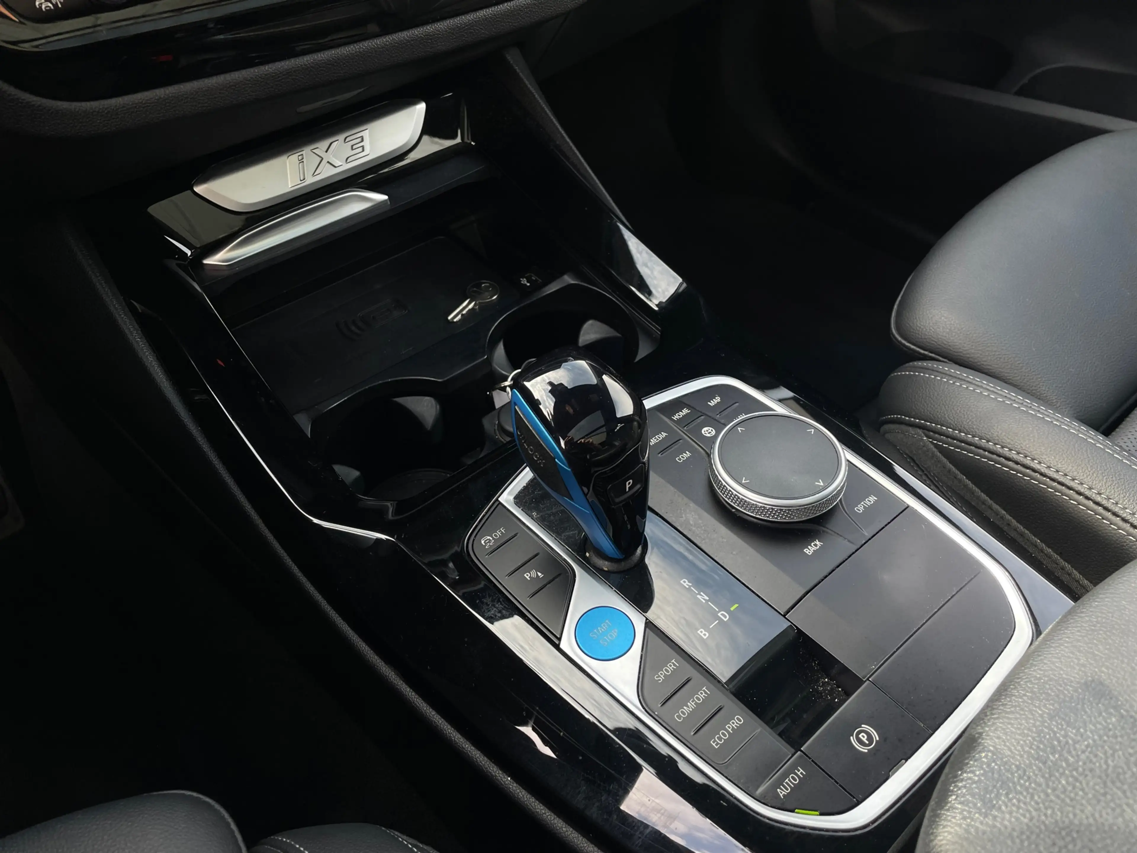 BMW iX3 High-Executive M 80 kWh 1E EIG ORG NL DEALEROND SO — photo 15