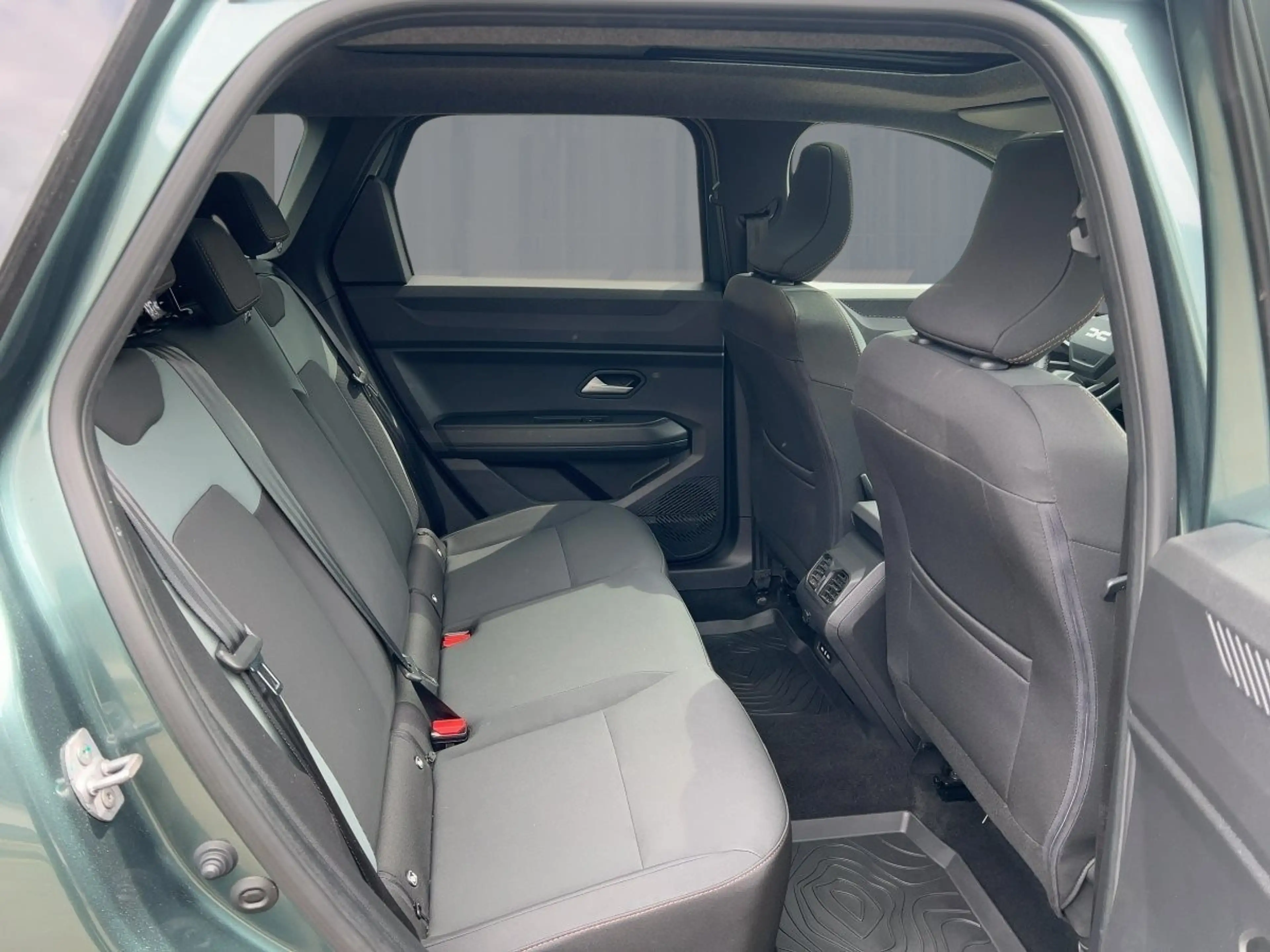 Dacia Bigster EXTREME E-TECH FULL HYBRID 155 AHK ABNEHMBAR — photo 9