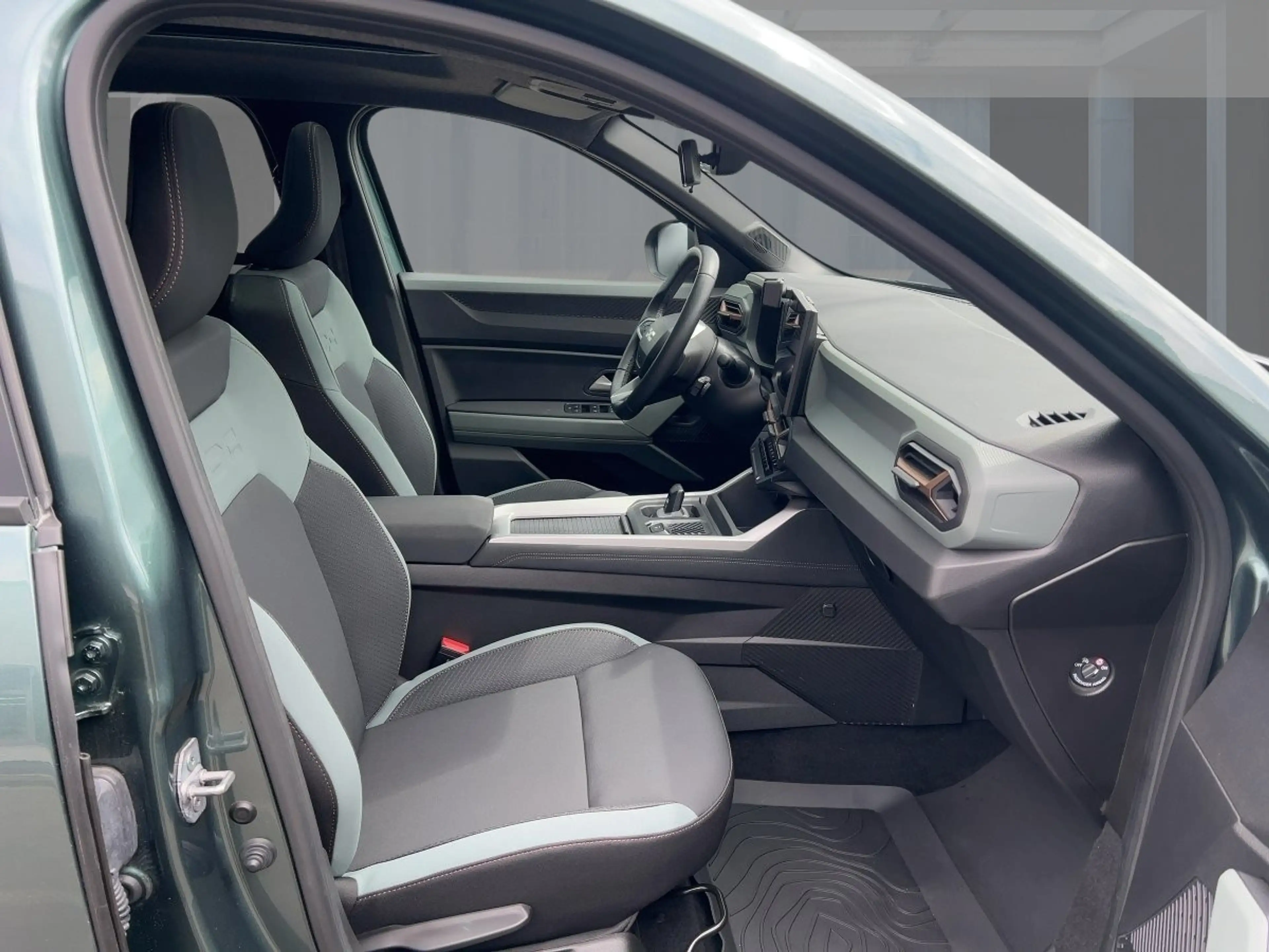 Dacia Bigster EXTREME E-TECH FULL HYBRID 155 AHK ABNEHMBAR — photo 8
