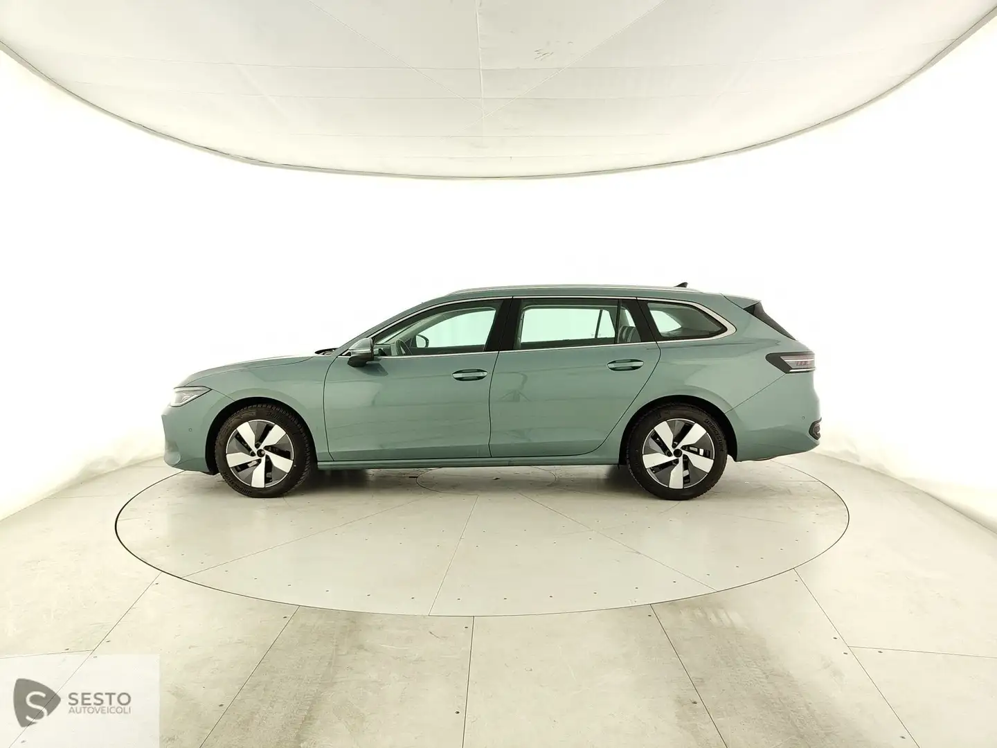 Volkswagen Passat Business 1.5 eTSI 150 cv Zöld - 2