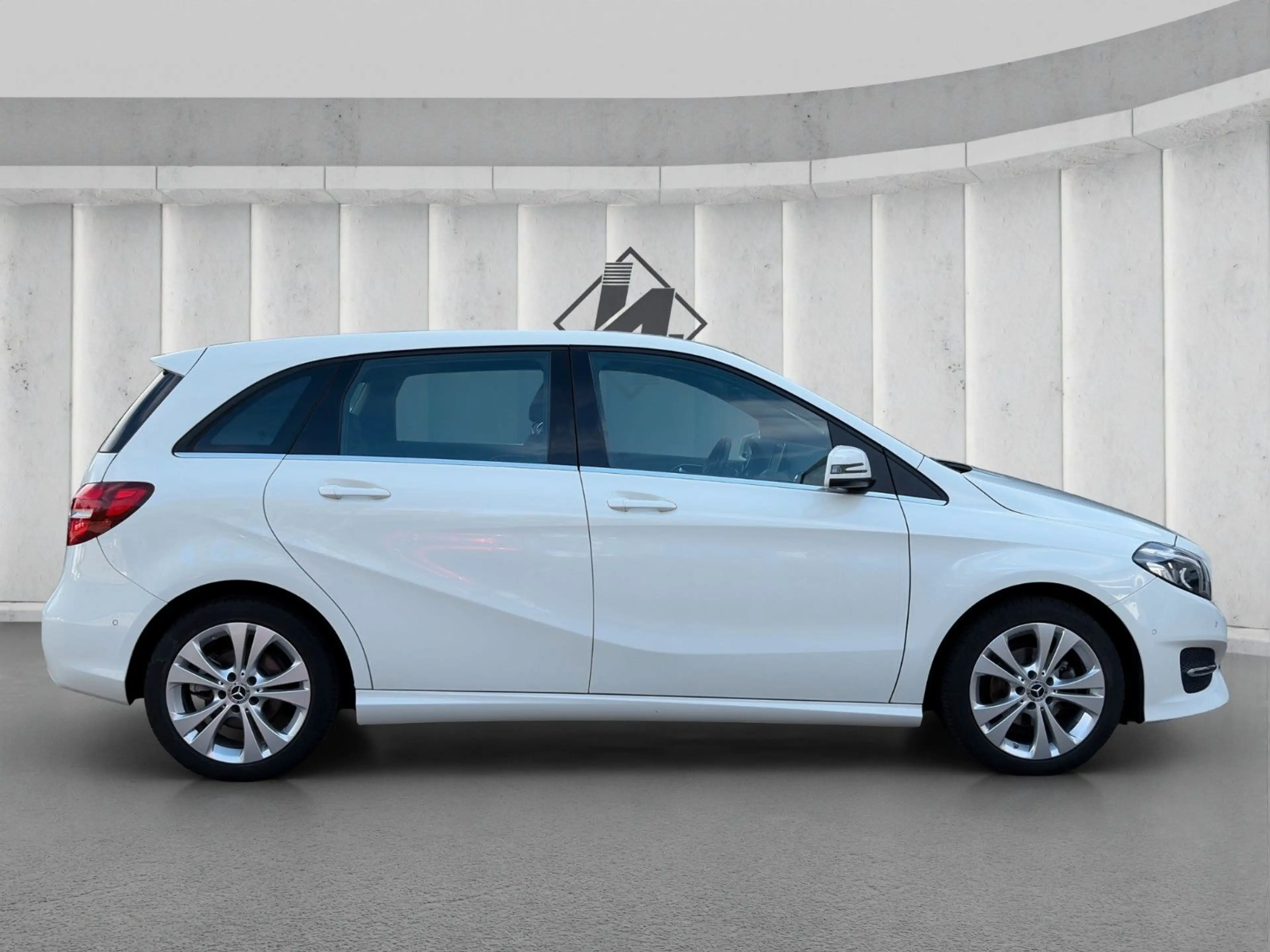Mercedes-Benz B 180 d*LED*SHZ*PDC*Kamera** — photo 2