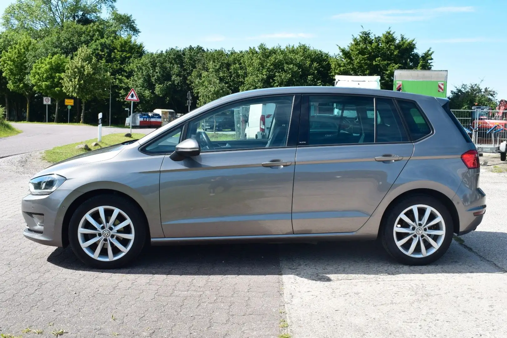 Volkswagen Golf Sportsvan VII Allstar BMT/Start-Stopp *AHK* Grijs - 2