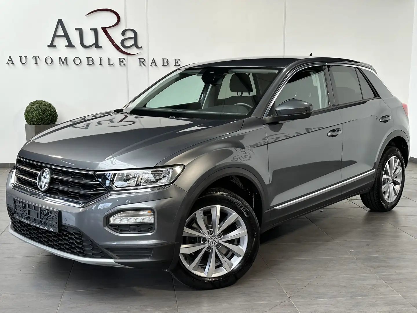 Volkswagen T-Roc 2.0 TDI DSG Style NAV+KAMERA+CARPLAY+1HD Grau - 2