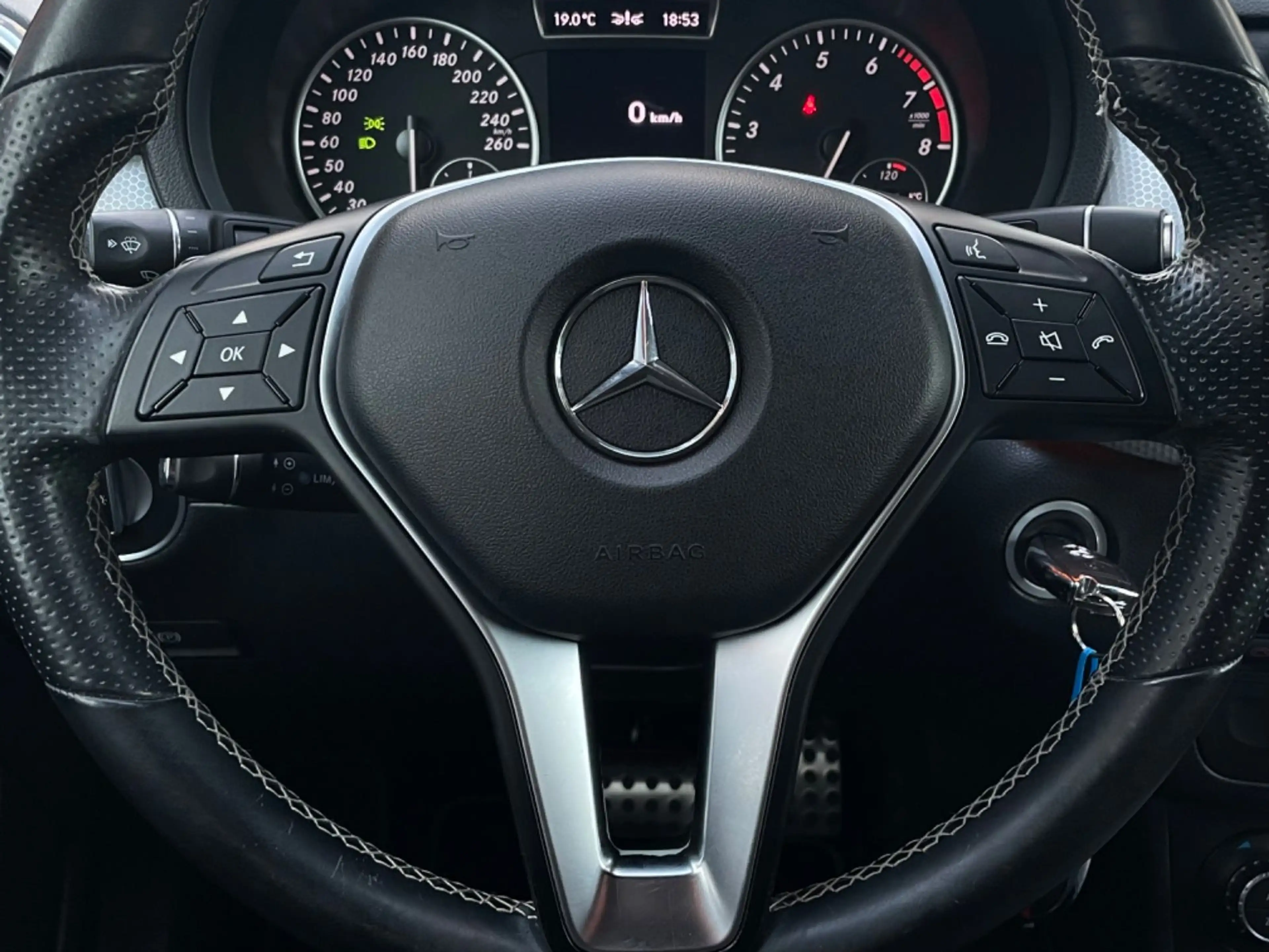 Mercedes-Benz B 200 Automatik NAVI/BI-XENON/R-KAMERA/SHZ — photo 13