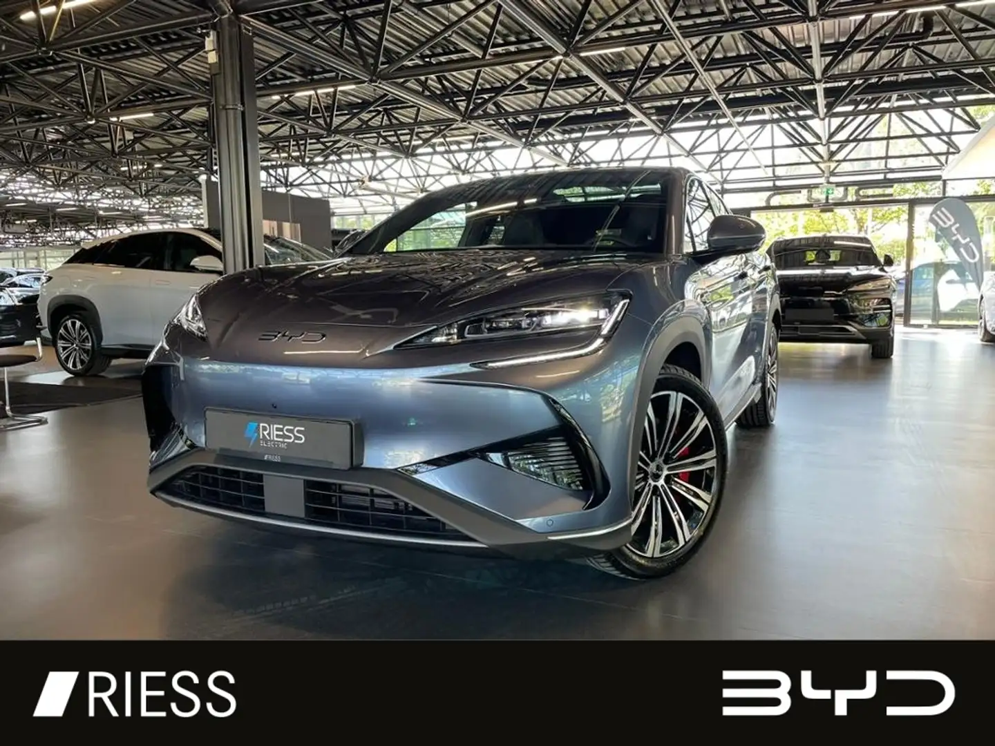 BYD Sealion 7 Design AWD  4xSHZ WPumpe Navi KAM Grigio - 1