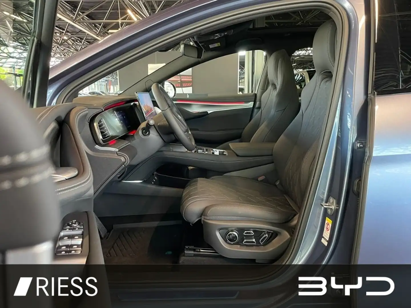 BYD Sealion 7 Design AWD  4xSHZ WPumpe Navi KAM Grigio - 2
