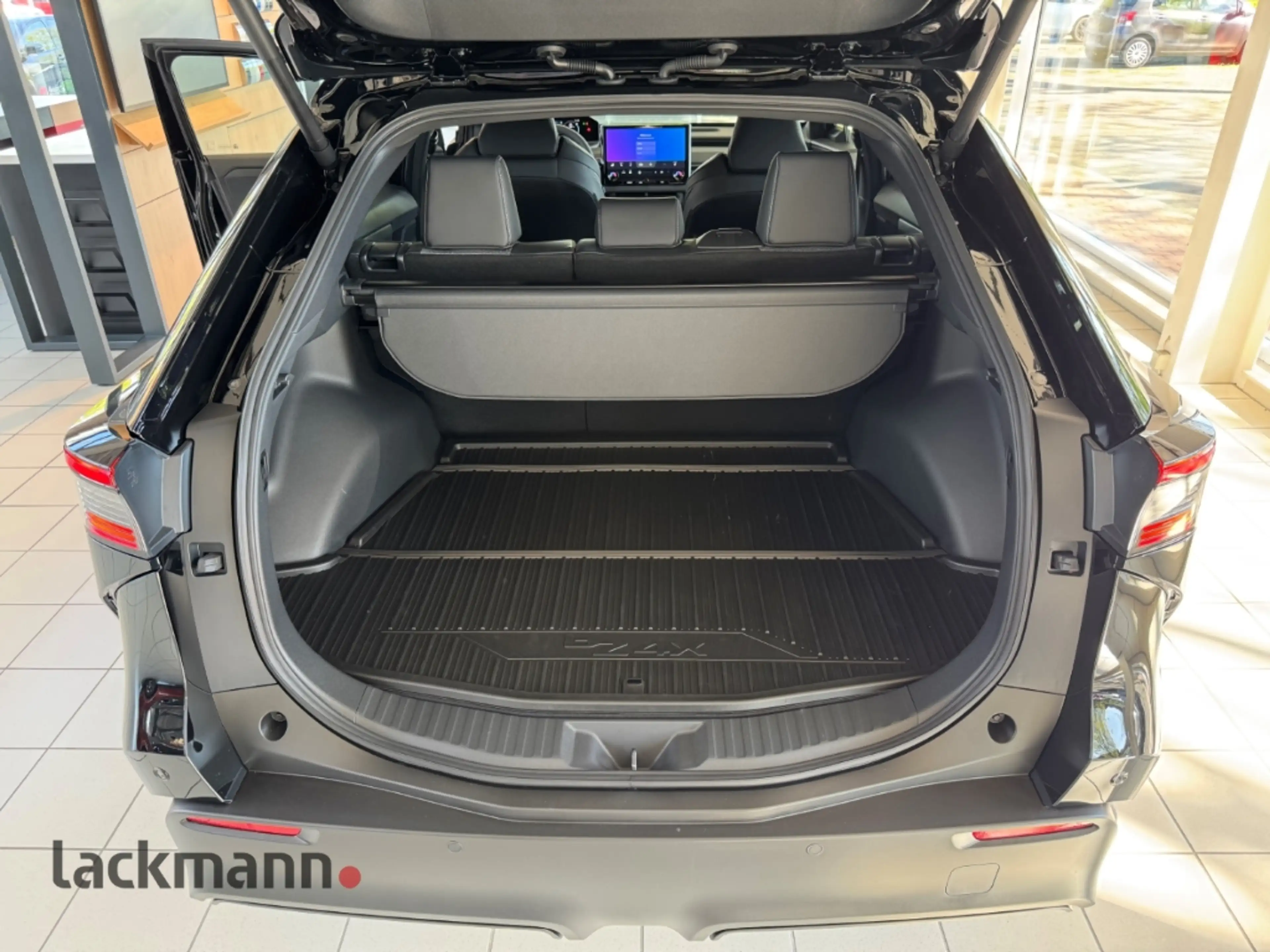 Toyota bZ4X Teamplayer 360°Kamera Toter Winkel Warner — photo 7