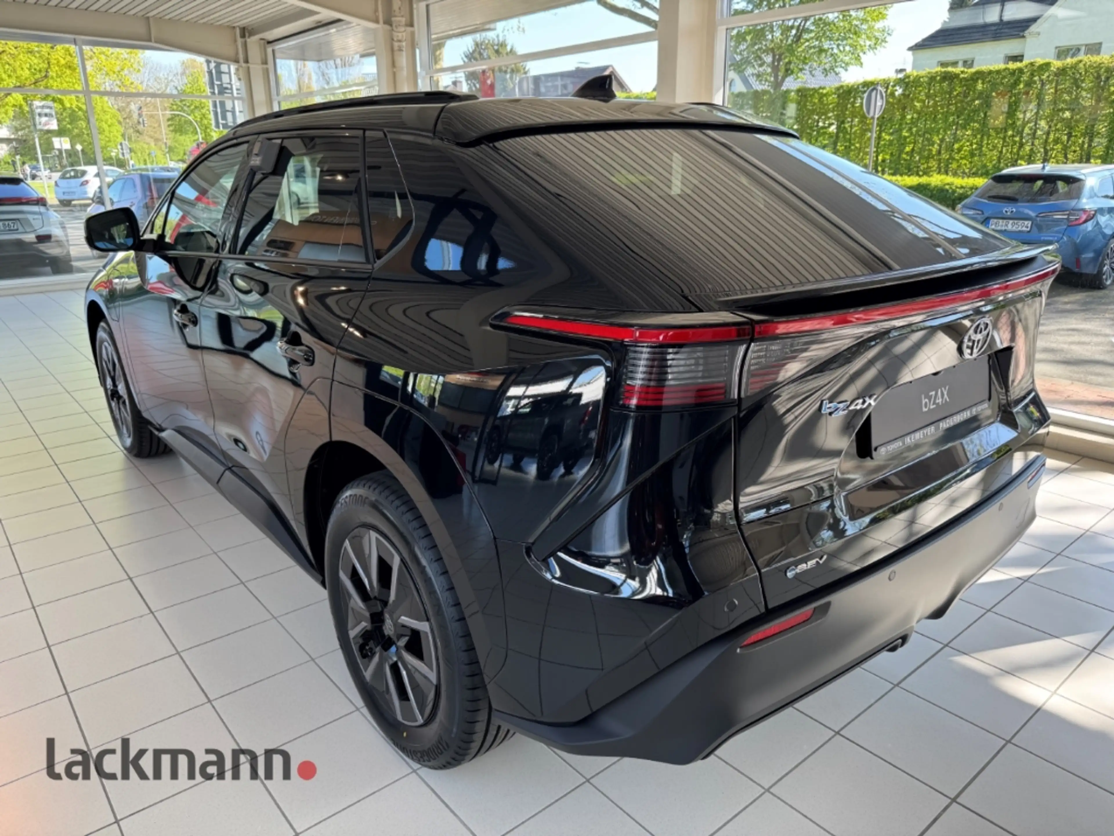 Toyota bZ4X Teamplayer 360°Kamera Toter Winkel Warner — photo 5