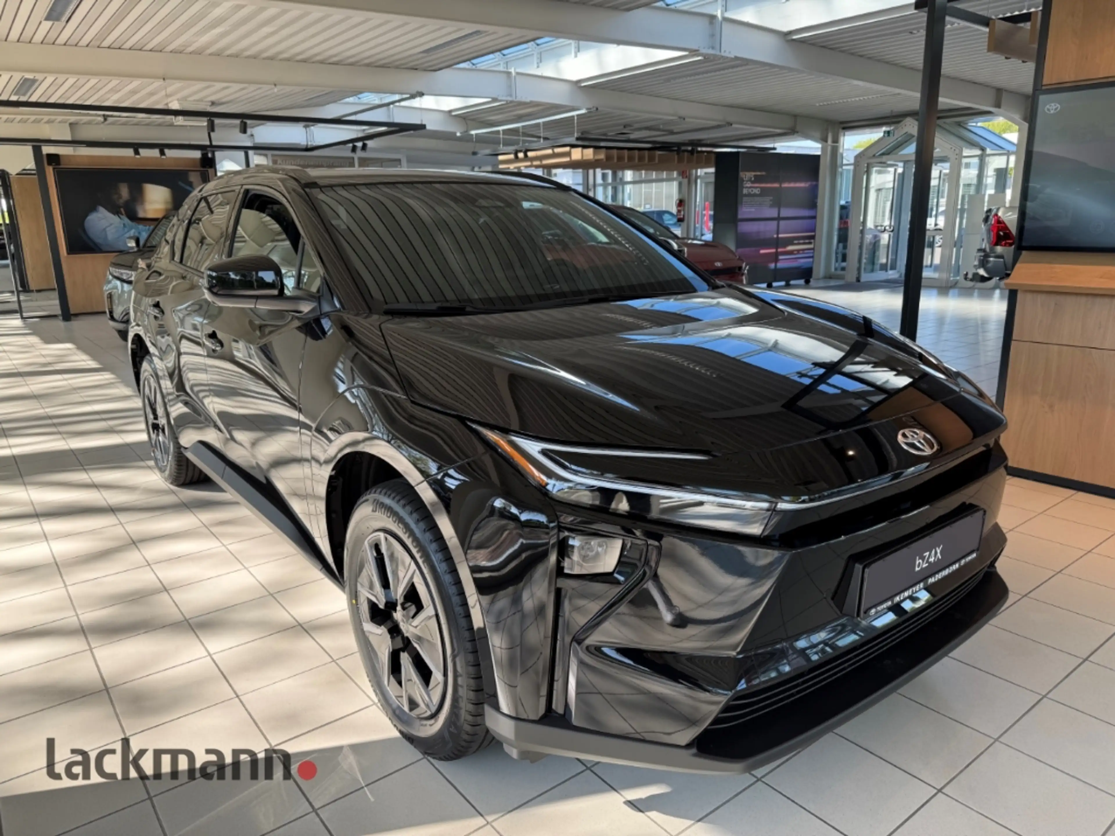 Toyota bZ4X Teamplayer 360°Kamera Toter Winkel Warner — photo 3